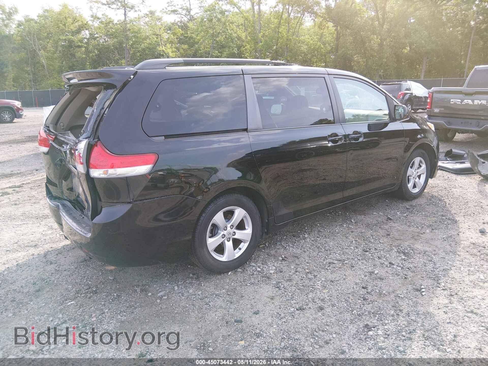 2011 TOYOTA SIENNA - VIN: 5TDKK3DC7BS171403 - Фото 4