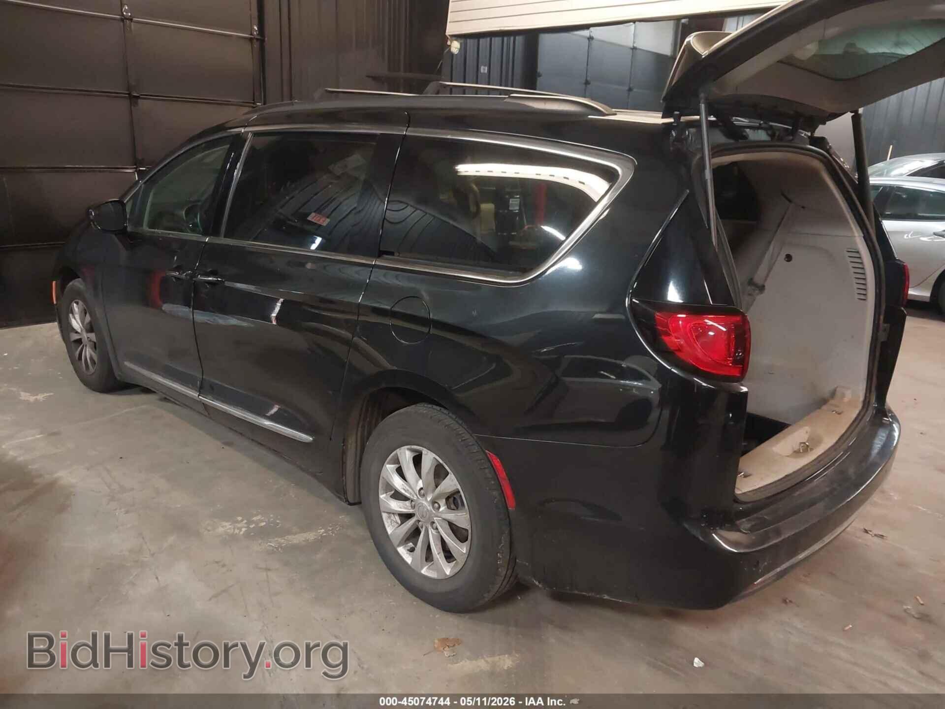 2017 CHRYSLER PACIFICA - VIN: 2C4RC1BGXHR821851 - Фото 3