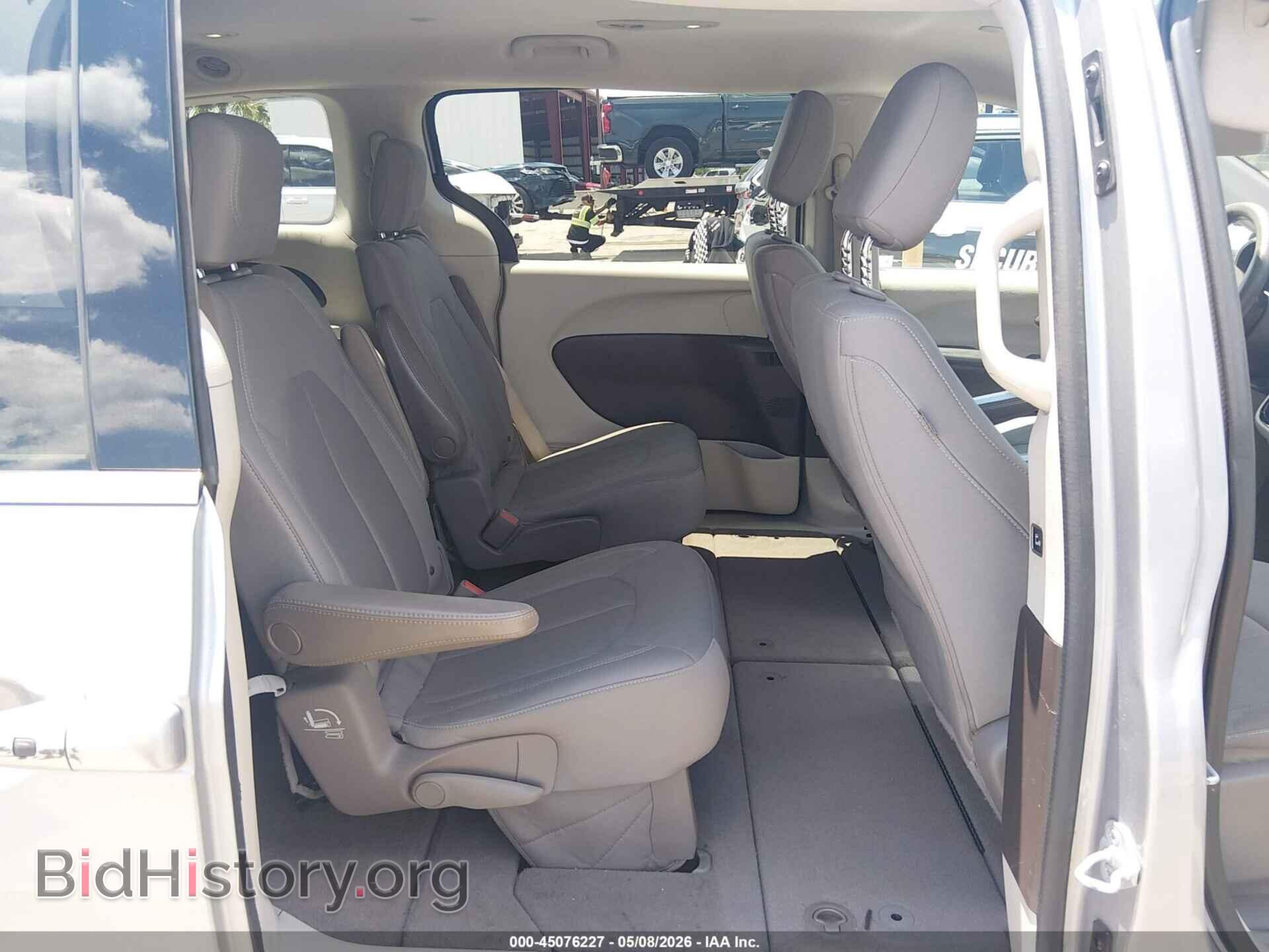2017 CHRYSLER PACIFICA - VIN: 2C4RC1DGXHR594481 - Photo 8