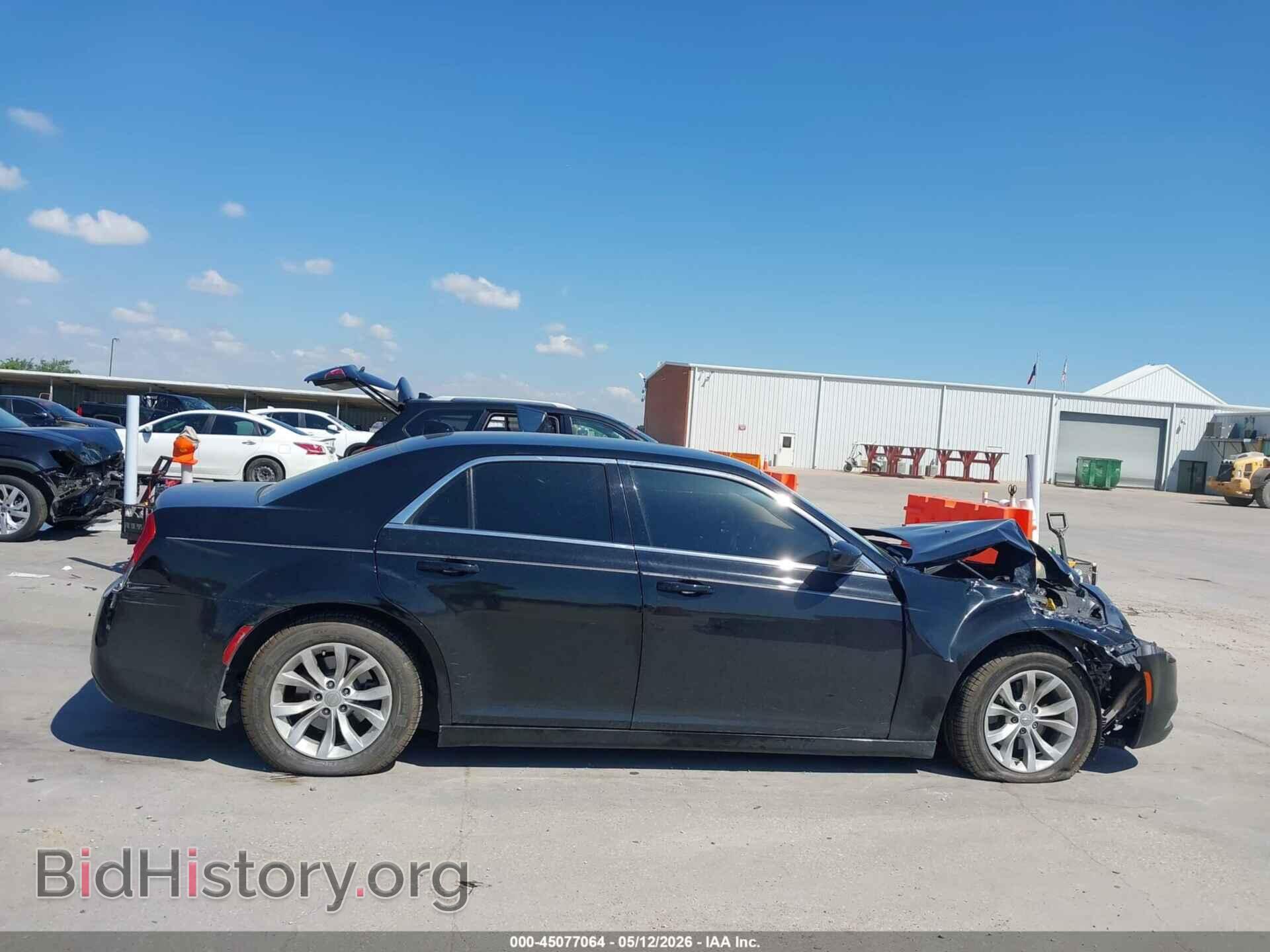 2015 CHRYSLER 300 - VIN: 2C3CCAAG8FH908839 - Фото 13