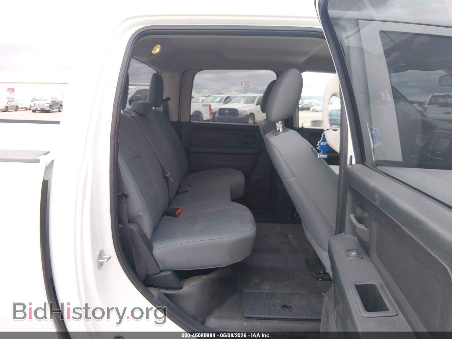 2018 RAM 1500 - VIN: 1C6RR6KG2JS303630 - Фото 8