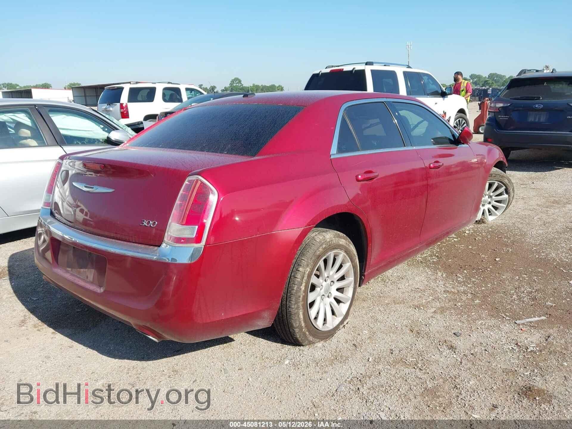 2014 CHRYSLER 300 - VIN: 2C3CCAAG3EH272829 - Фото 4