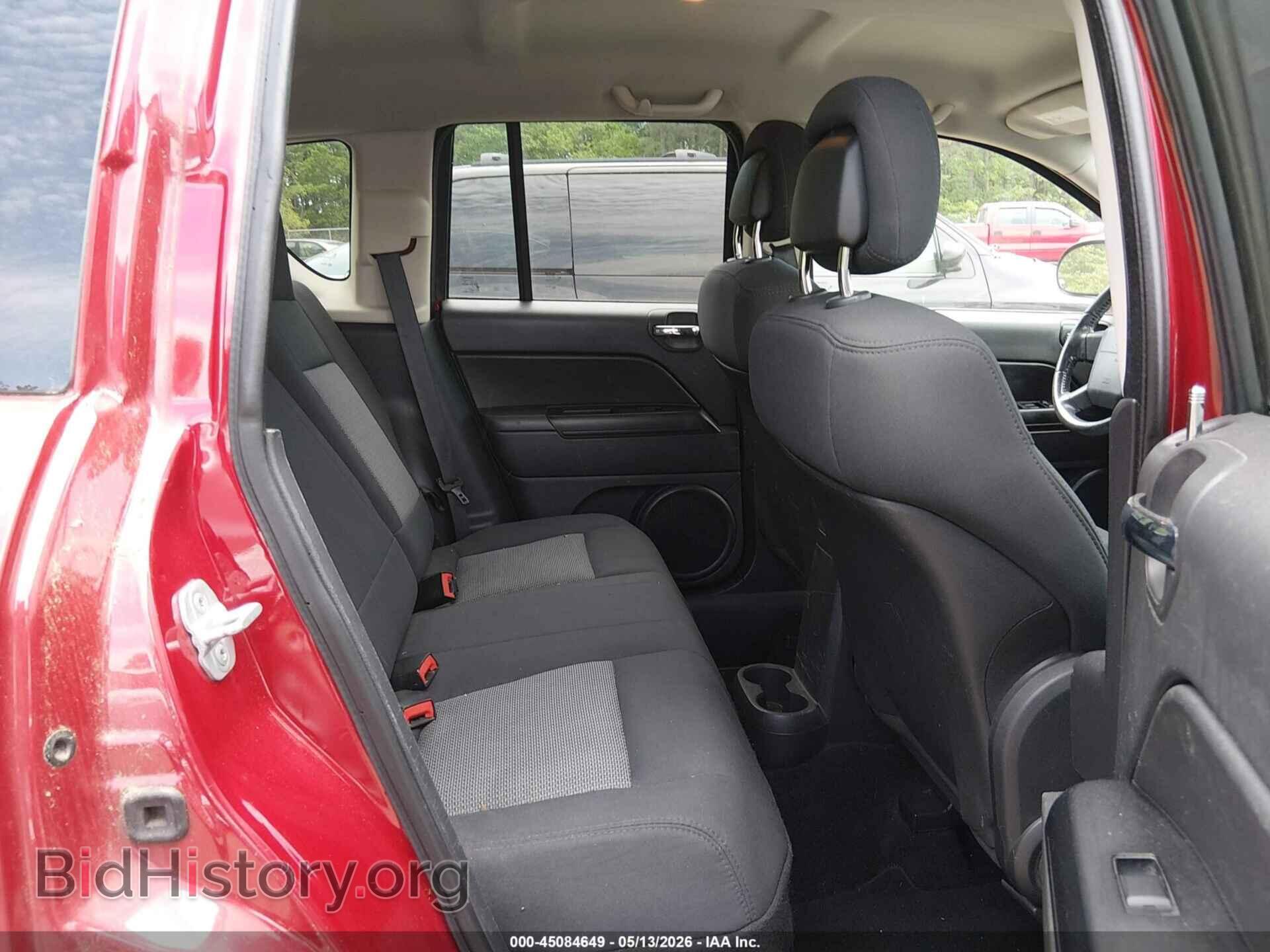 2010 JEEP COMPASS - VIN: 1J4NF1FB3AD642994 - Photo 8