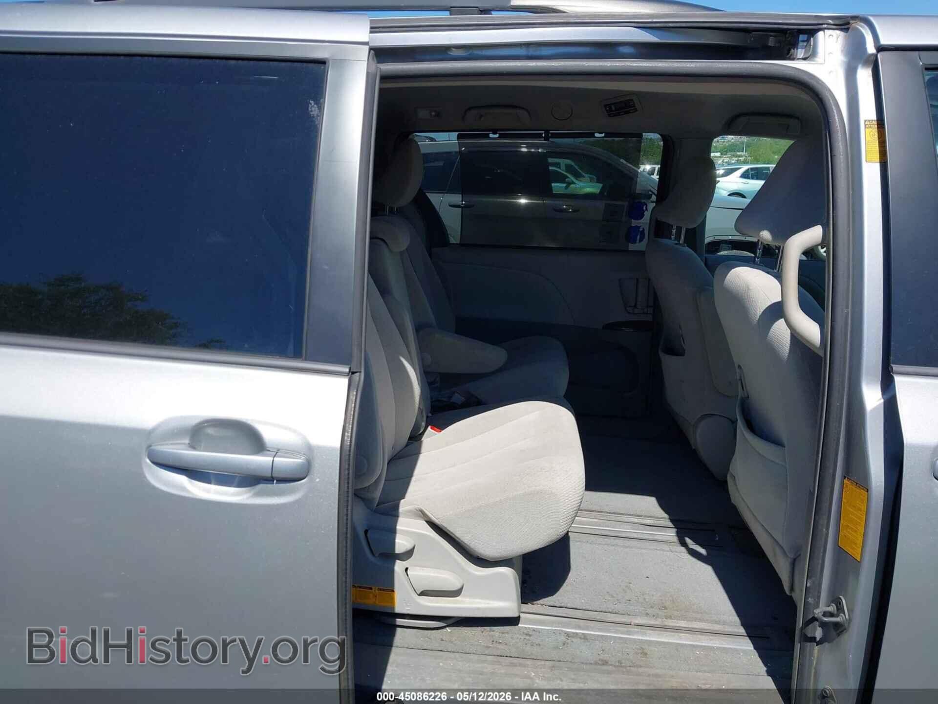 2013 TOYOTA SIENNA - VIN: 5TDKK3DC8DS371449 - Фото 8