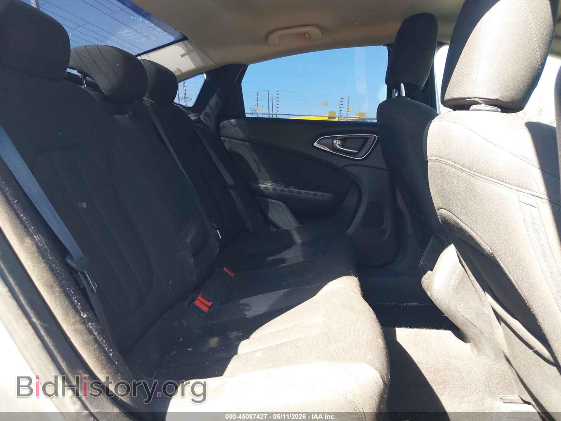 2015 CHRYSLER 200 - VIN: 1C3CCCAB3FN747727 - Фото 8