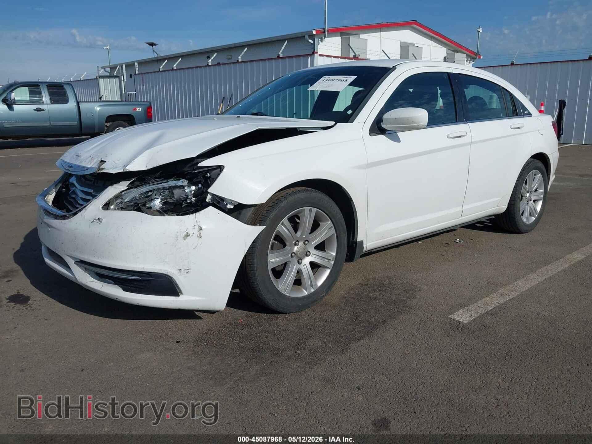 2011 CHRYSLER 200 - VIN: 1C3BC1FB9BN626428 - Фото 2