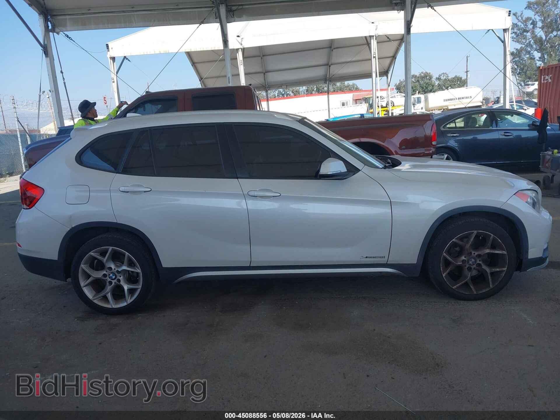 2015 BMW X1 - VIN: WBAVL1C50FVY24972 - Фото 13