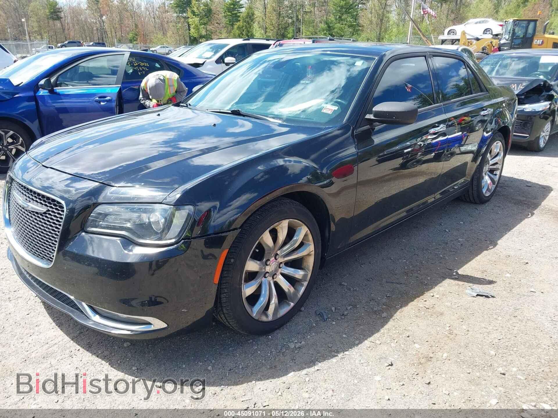 2015 CHRYSLER 300C - VIN: 2C3CCAET5FH830558 - Фото 2