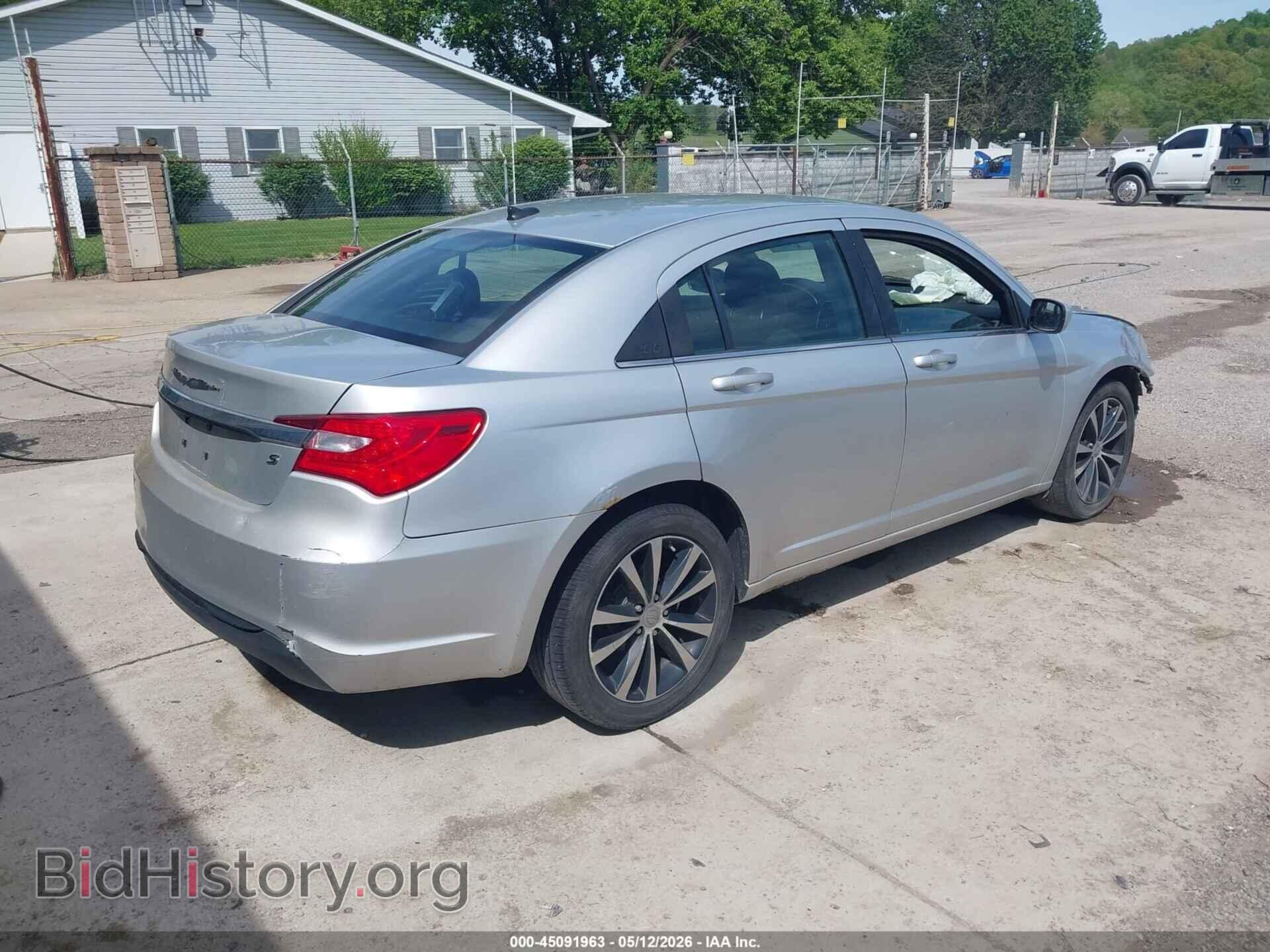 2012 CHRYSLER 200 - VIN: 1C3CCBBG4CN250282 - Фото 4