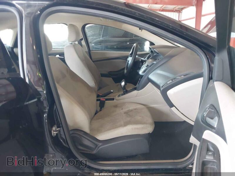 2018 Ford FOCUS (VIN 1FADP3K22JL241870) — photo 5 of 16