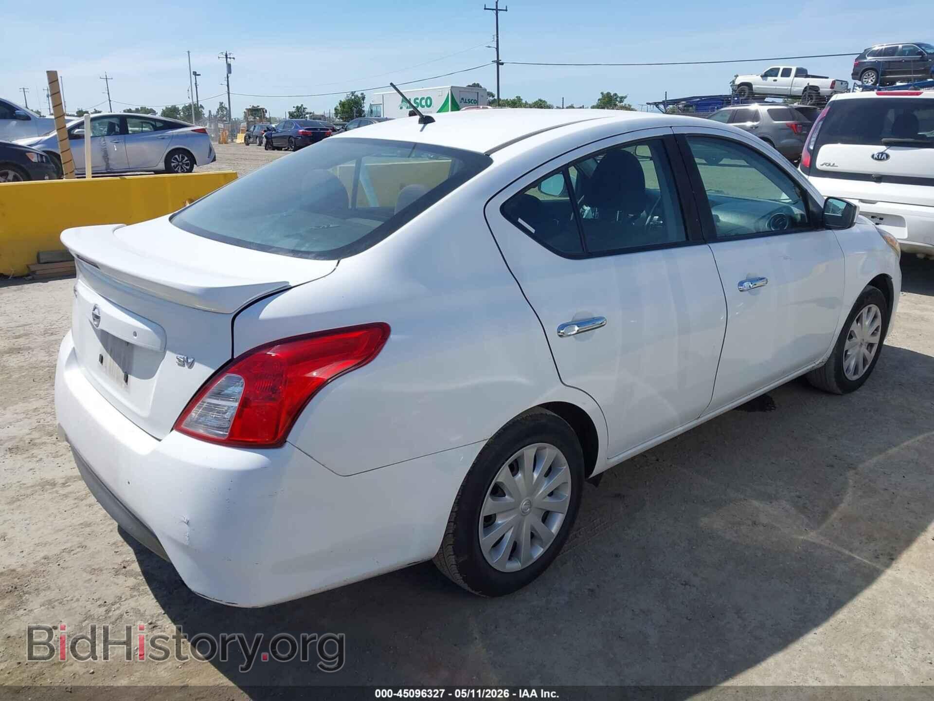 2017 NISSAN VERSA - VIN: 3N1CN7AP3HL875450 - Photo 4