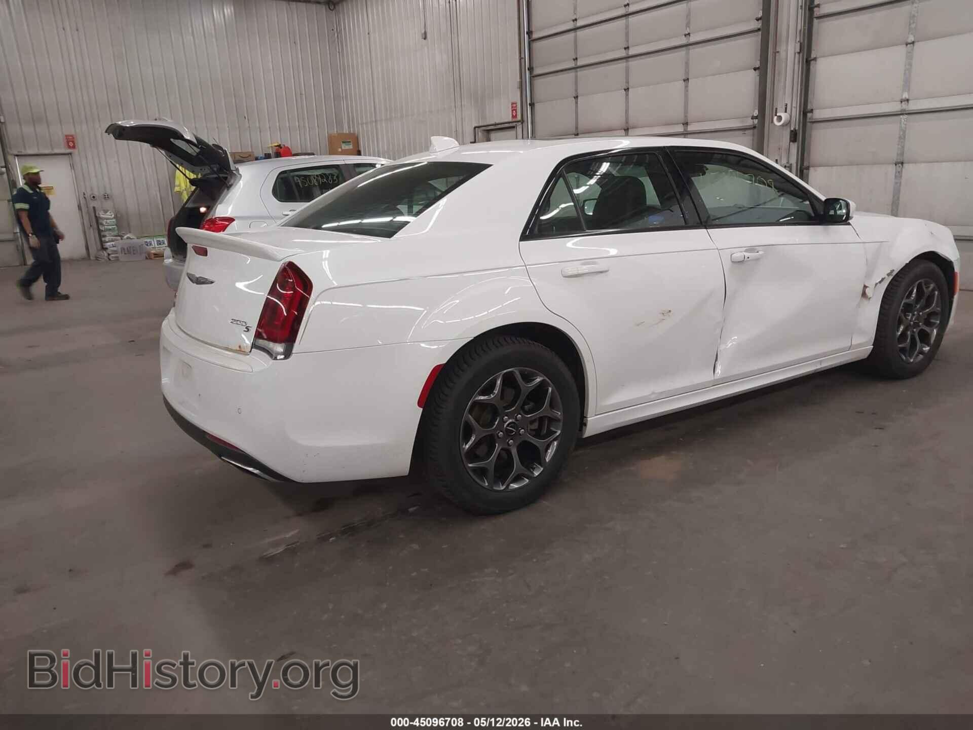 2018 CHRYSLER 300 - VIN: 2C3CCAGG3JH141675 - Фото 4