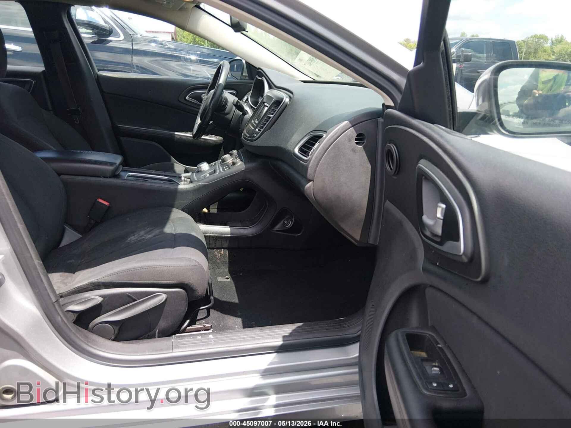 2016 CHRYSLER 200 - VIN: 1C3CCCAB0GN110764 - Фото 5