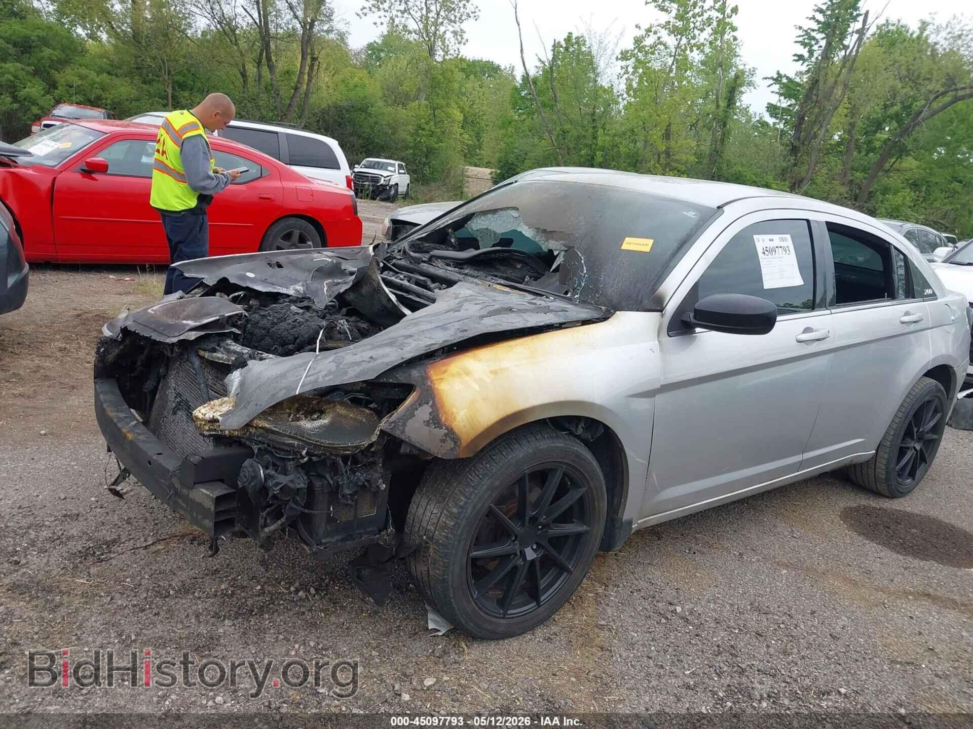2012 CHRYSLER 200 - VIN: 1C3CCBBB1CN176503 - Photo 2