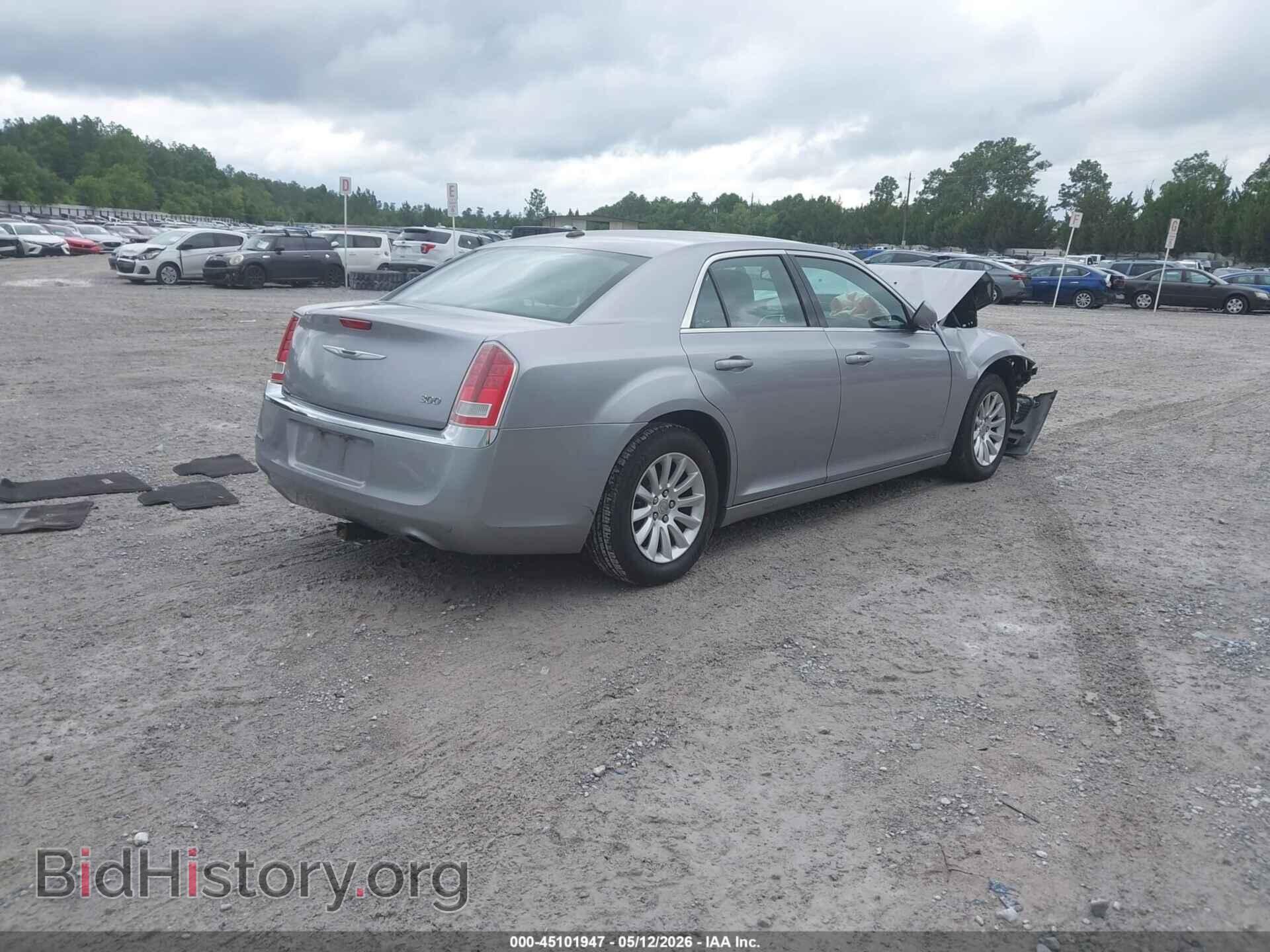 2013 CHRYSLER 300 - VIN: 2C3CCAAG5DH618829 - Фото 4