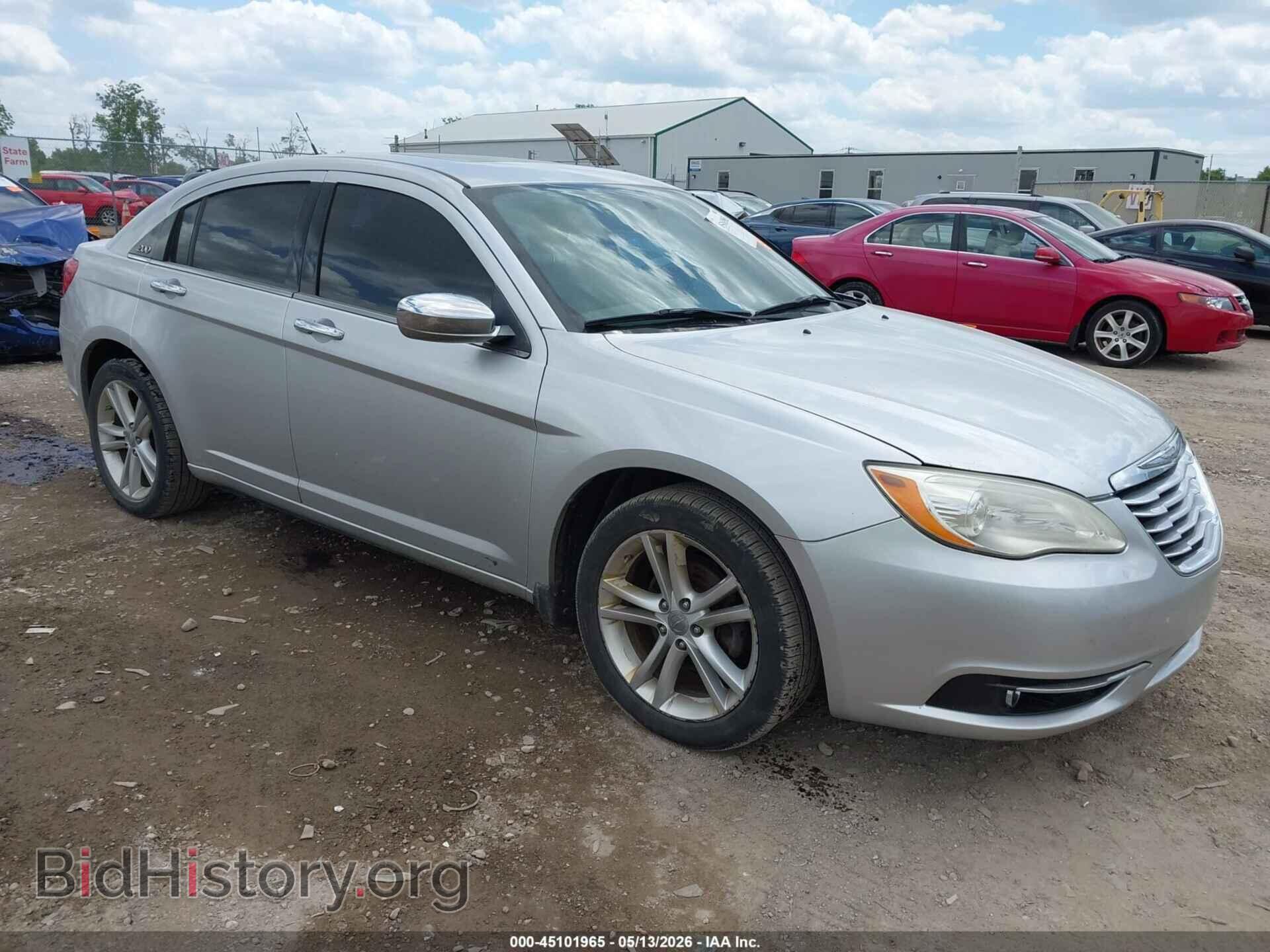 Photo 1C3BC2FB3BN501088 - CHRYSLER 200 2011