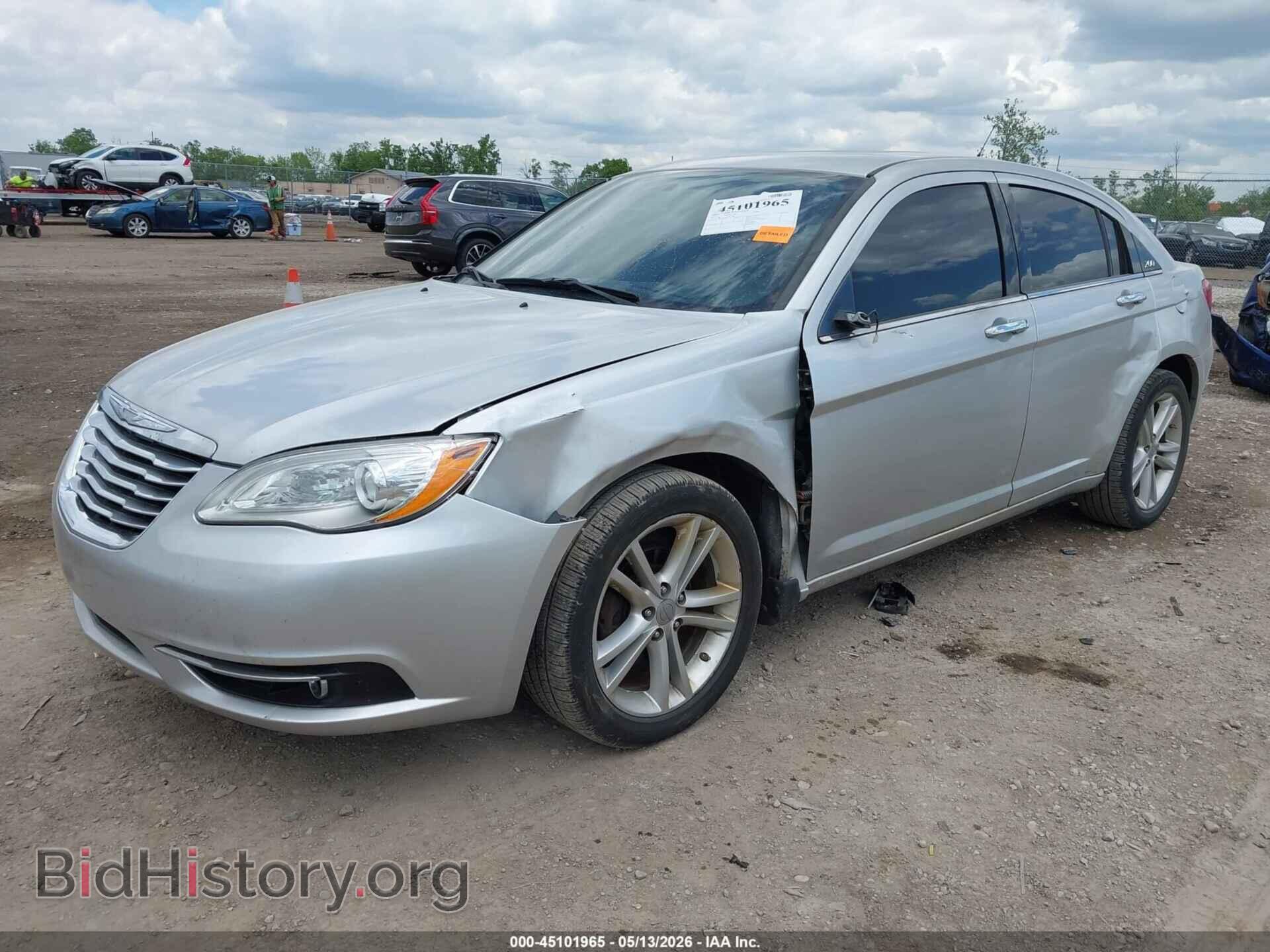 2011 CHRYSLER 200 - VIN: 1C3BC2FB3BN501088 - Фото 2