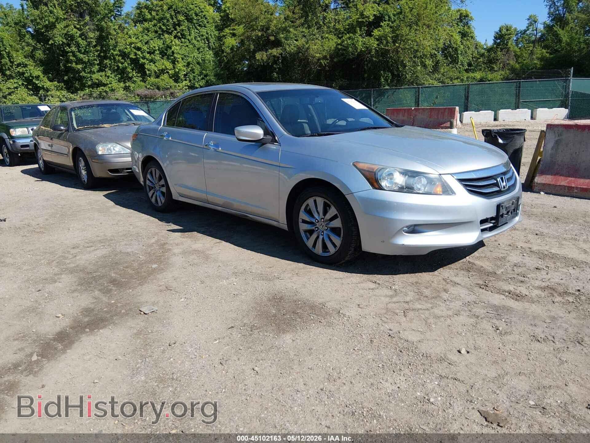 Photo 1HGCP3F84CA032800 - HONDA ACCORD 2012
