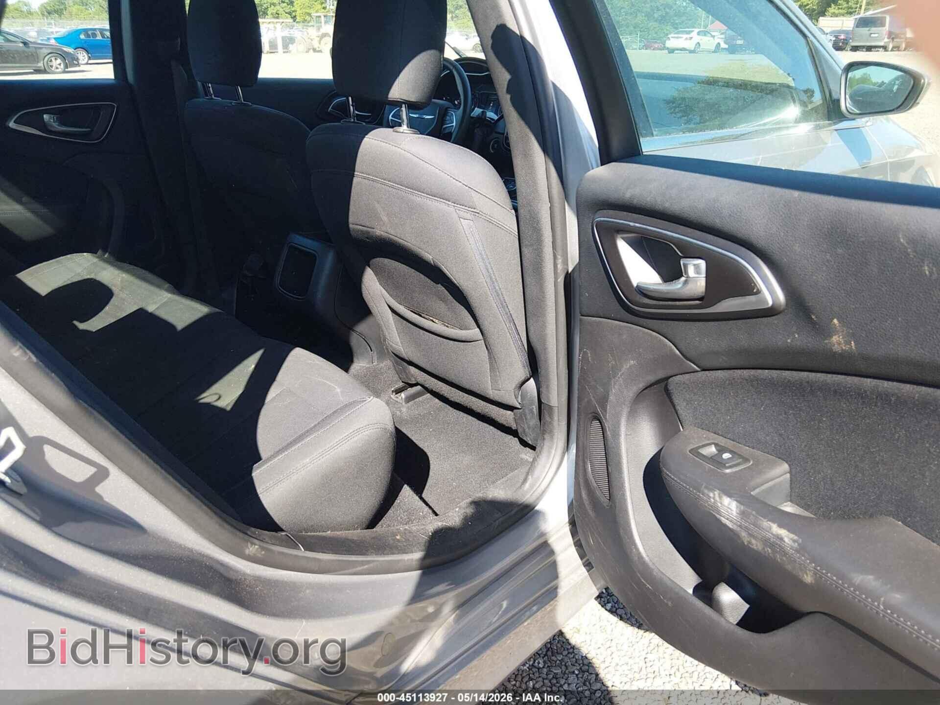 2016 CHRYSLER 200 - VIN: 1C3CCCAB7GN172825 - Фото 8