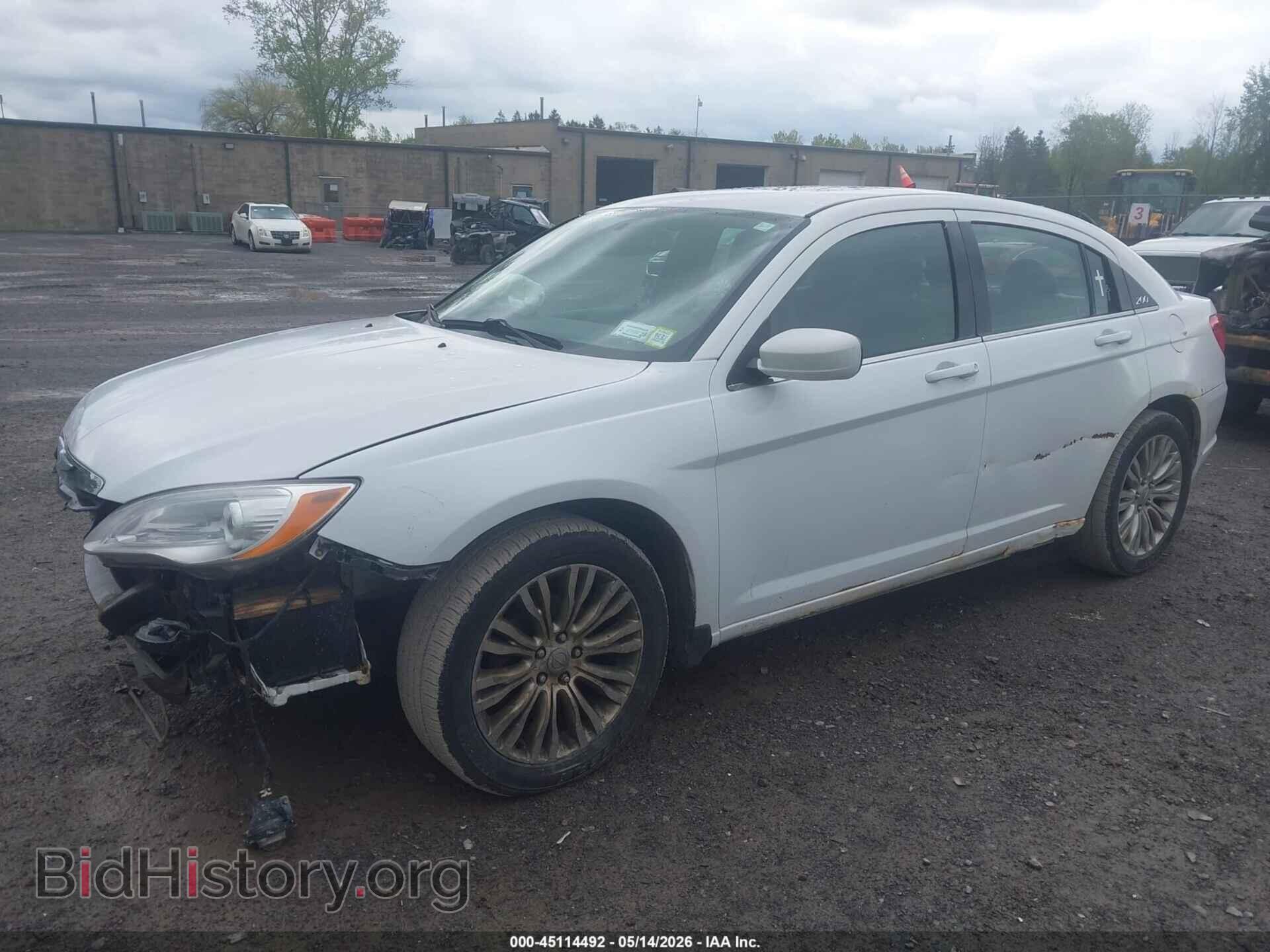 2013 CHRYSLER 200 - VIN: 1C3CCBCG5DN524184 - Фото 2