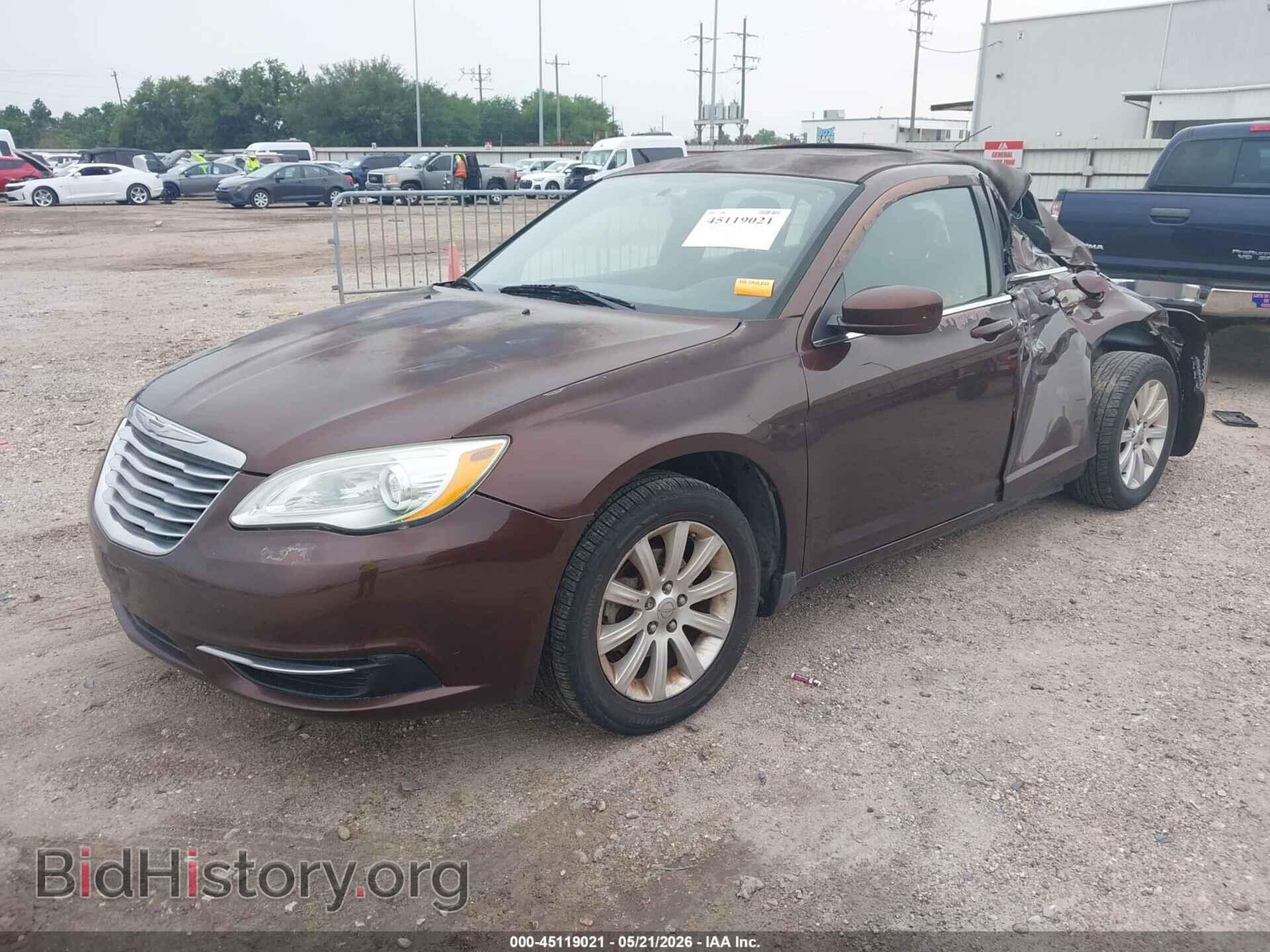 2013 CHRYSLER 200 - VIN: 1C3CCBBG7DN659832 - Photo 2