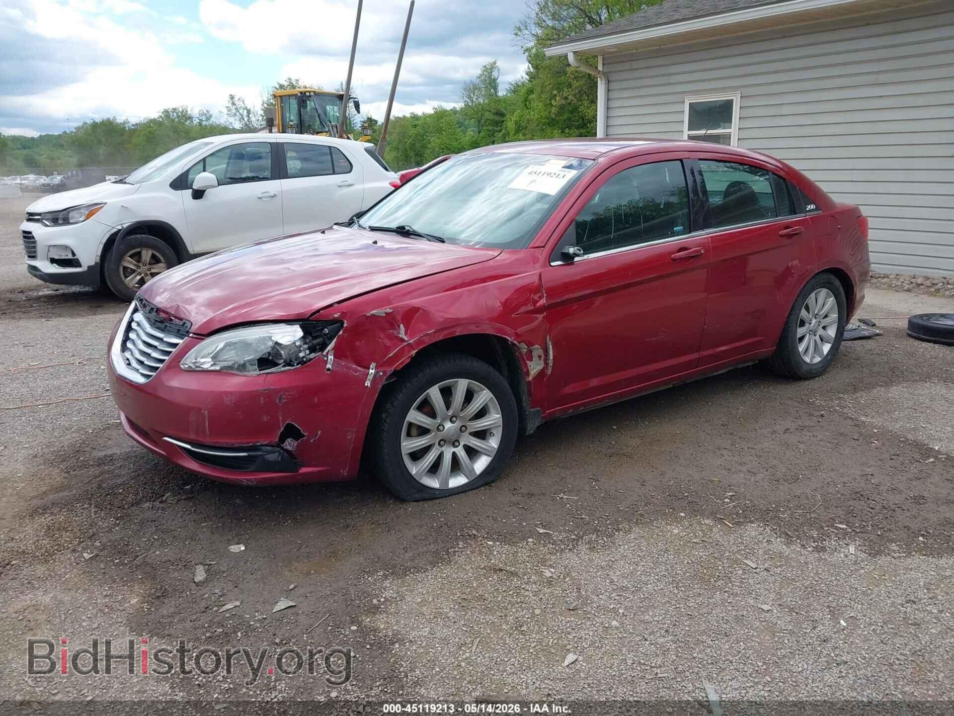 2013 CHRYSLER 200 - VIN: 1C3CCBBB9DN655401 - Фото 2