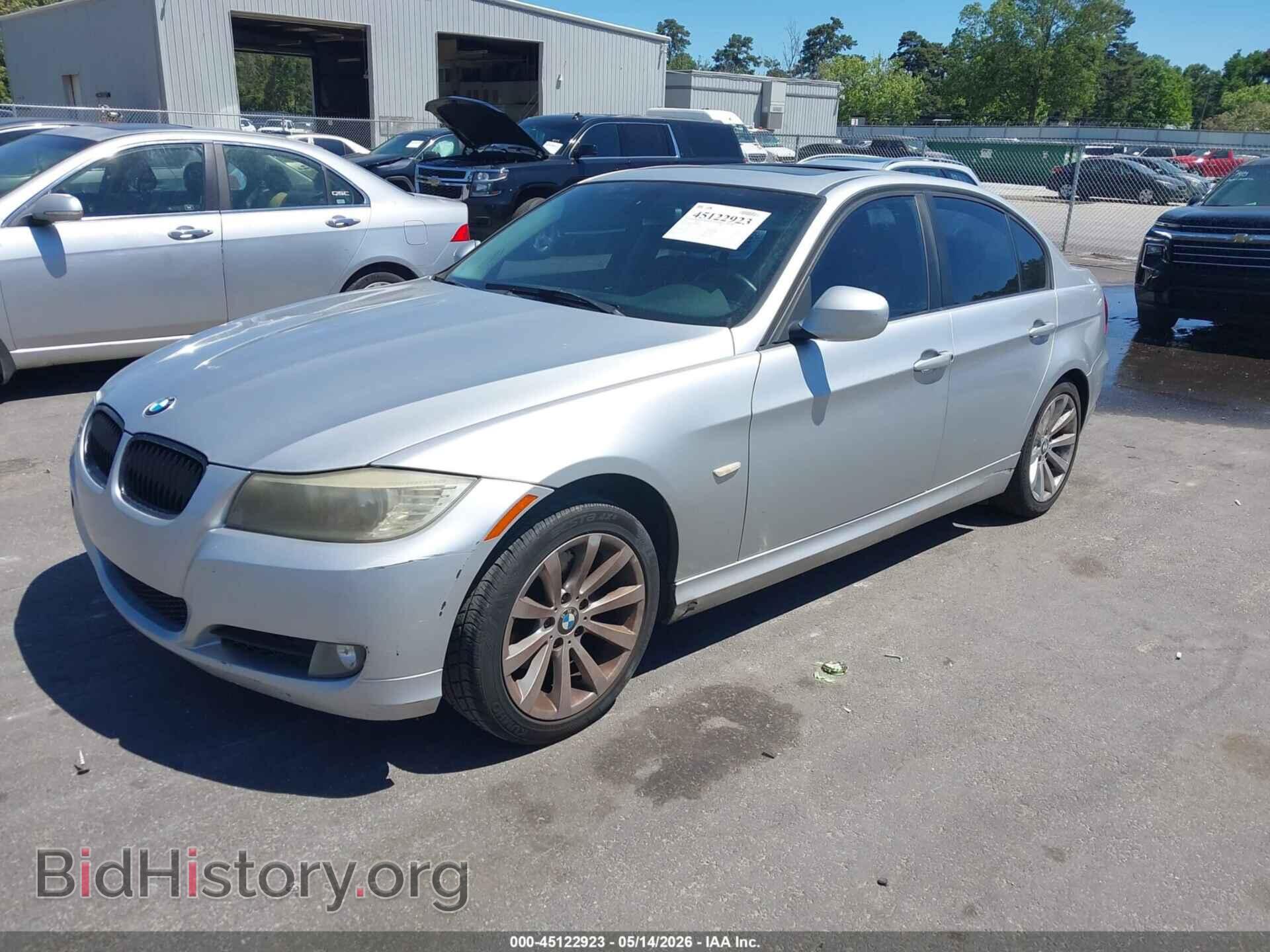 2011 BMW 328I - VIN: WBAPH7C50BA802422 - Photo 2