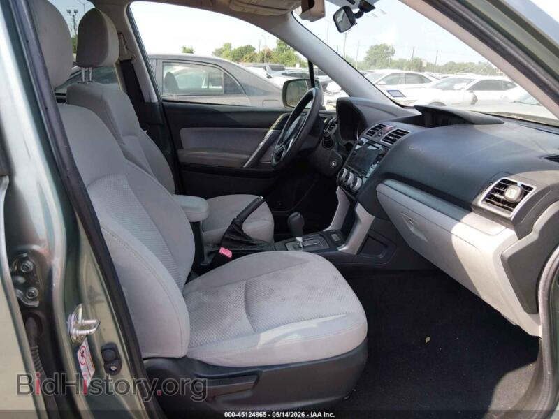 2018 Subaru FORESTER (VIN JF2SJAEC0JH572821) — фото 5 из 17