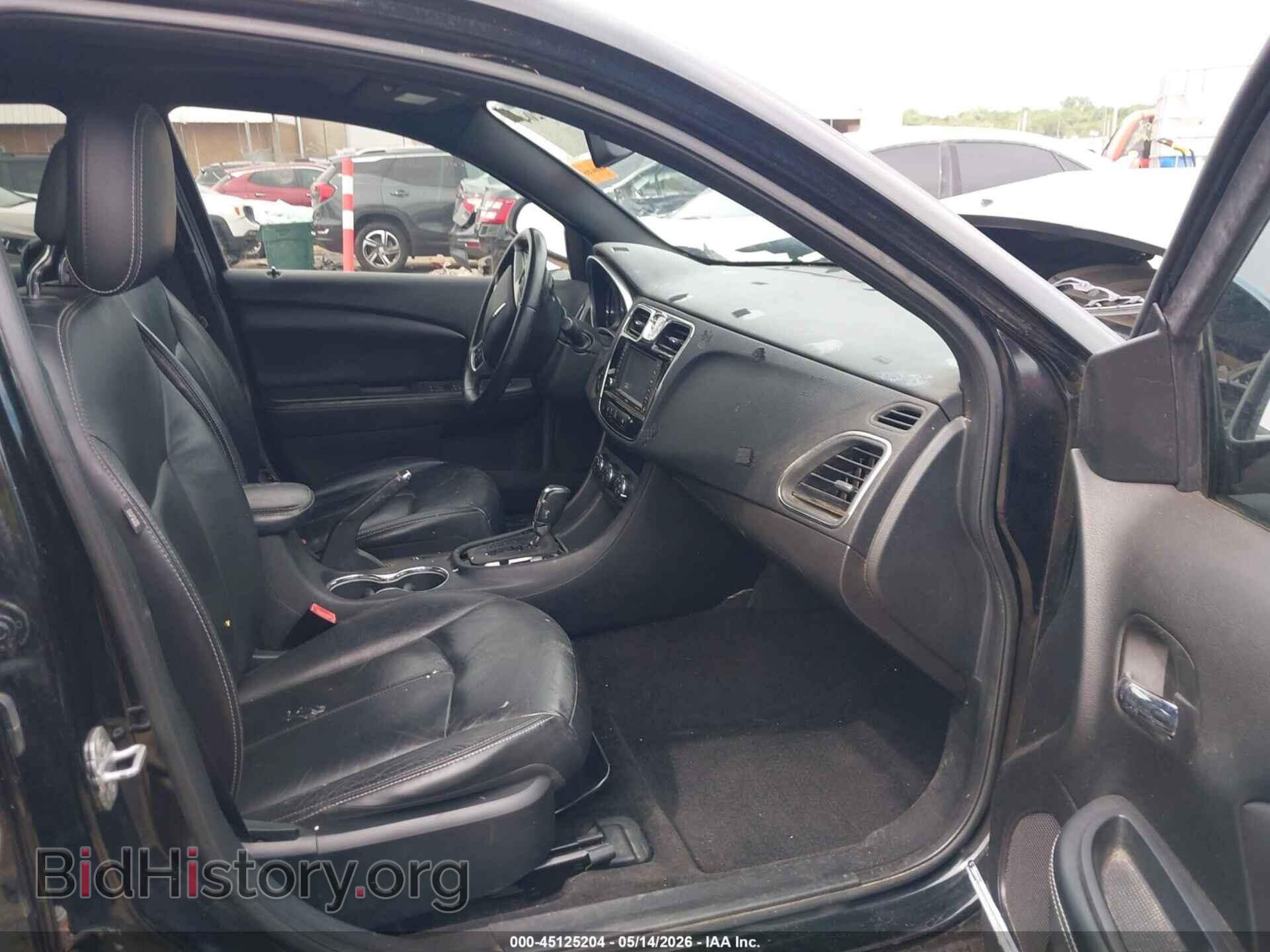 2011 CHRYSLER 200 - VIN: 1C3BC2FG4BN582050 - Фото 5