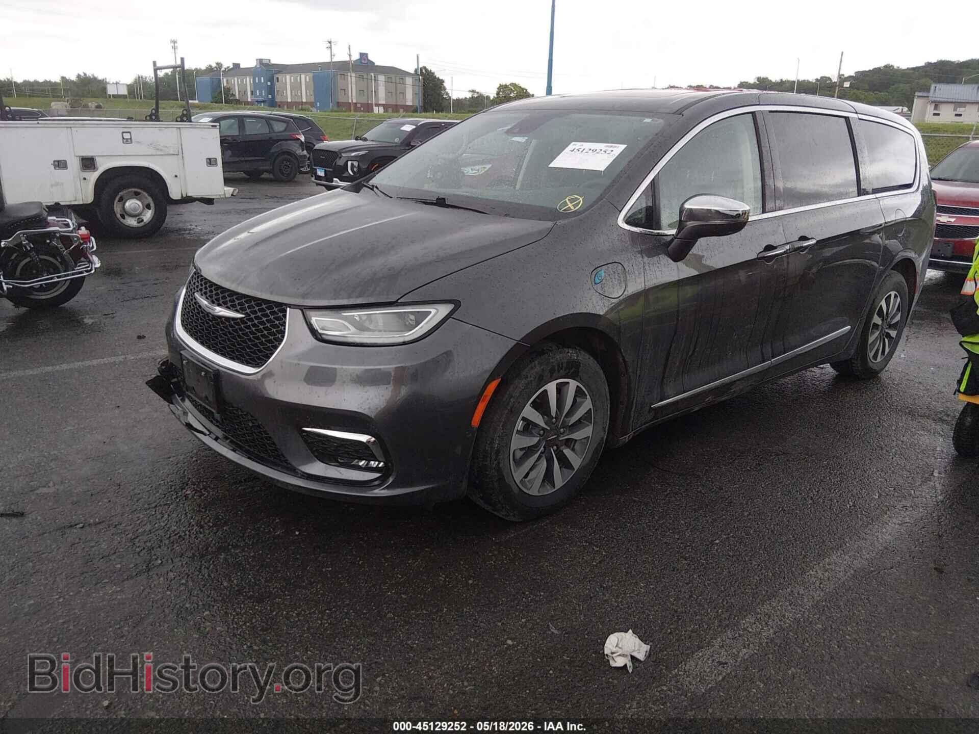 2022 CHRYSLER PACIFICA HYBRID - VIN: 2C4RC1S7XNR227708 - Photo 2
