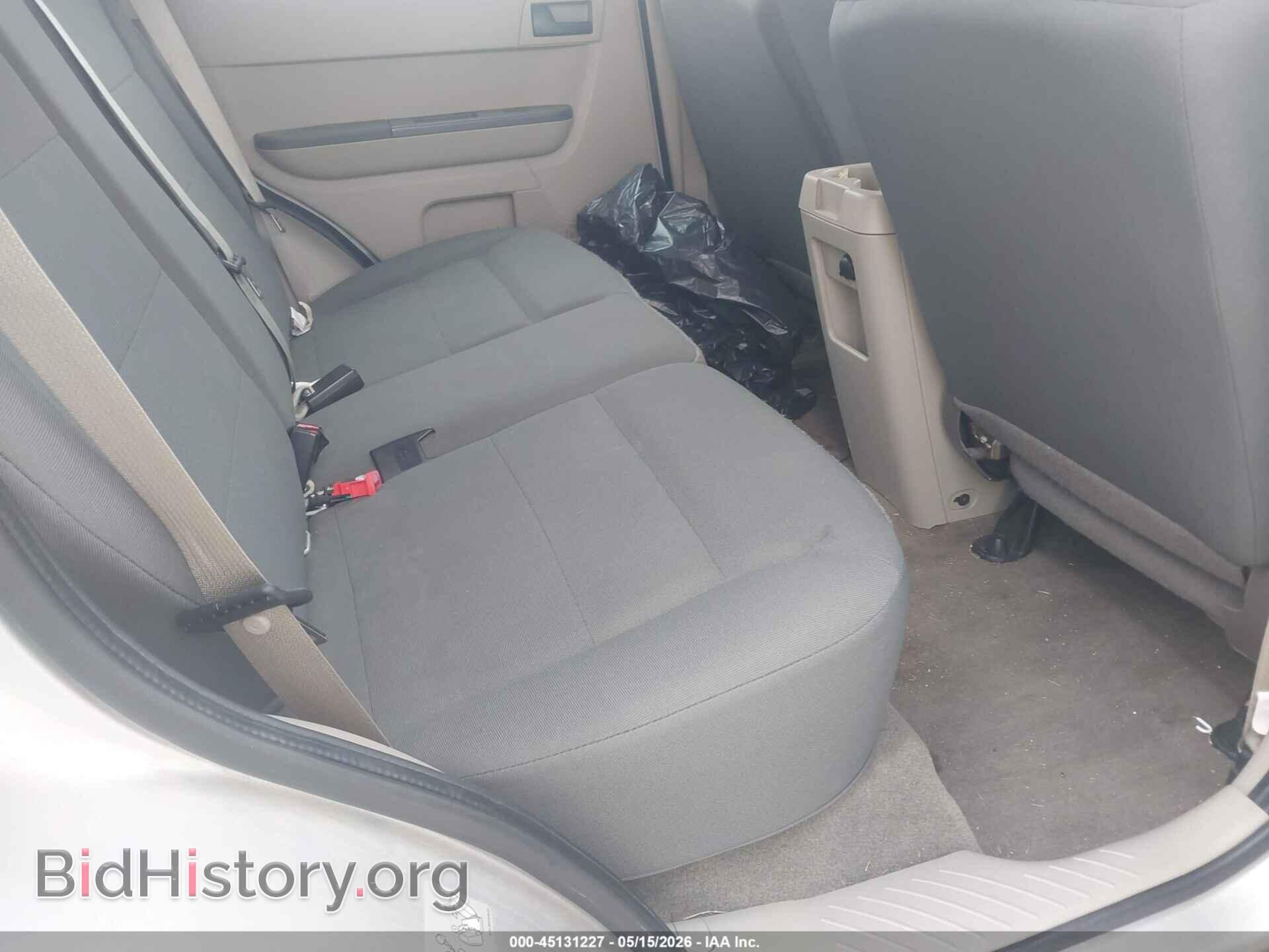 2011 FORD ESCAPE - VIN: 1FMCU0C76BKA07306 - Фото 8