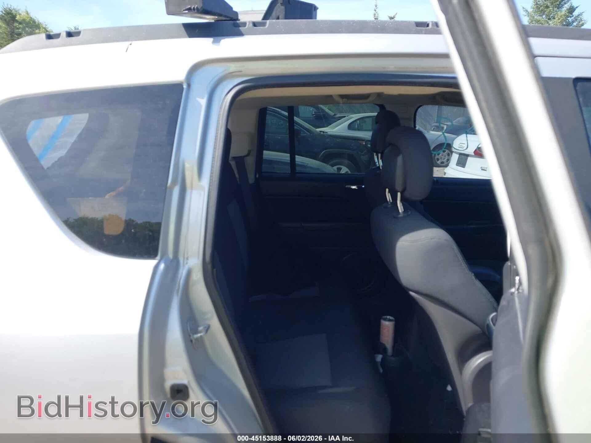 2010 JEEP COMPASS - VIN: 1J4NT4FB2AD501456 - Фото 8