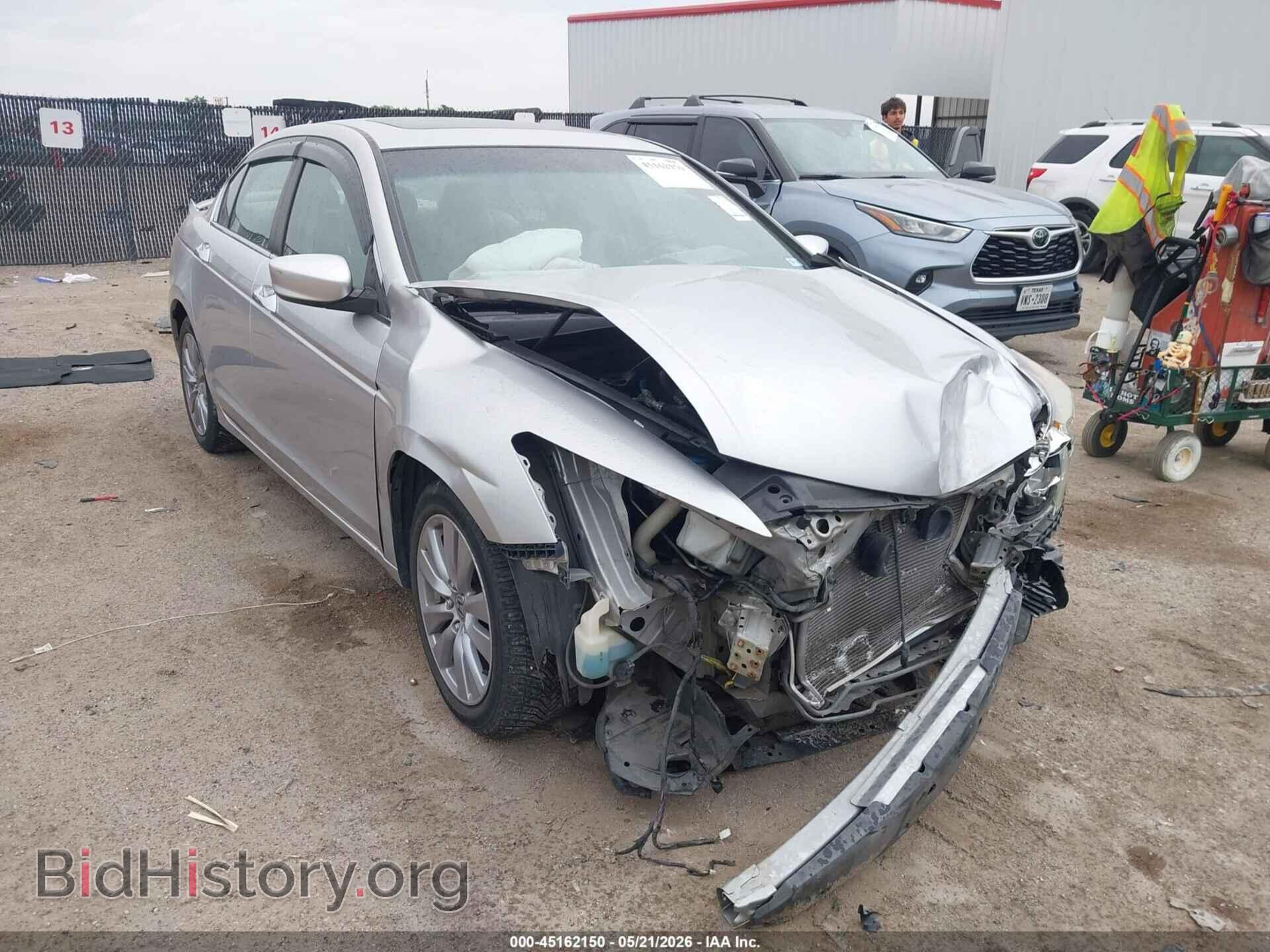 Photo 1HGCP3F82CA036621 - HONDA ACCORD 2012