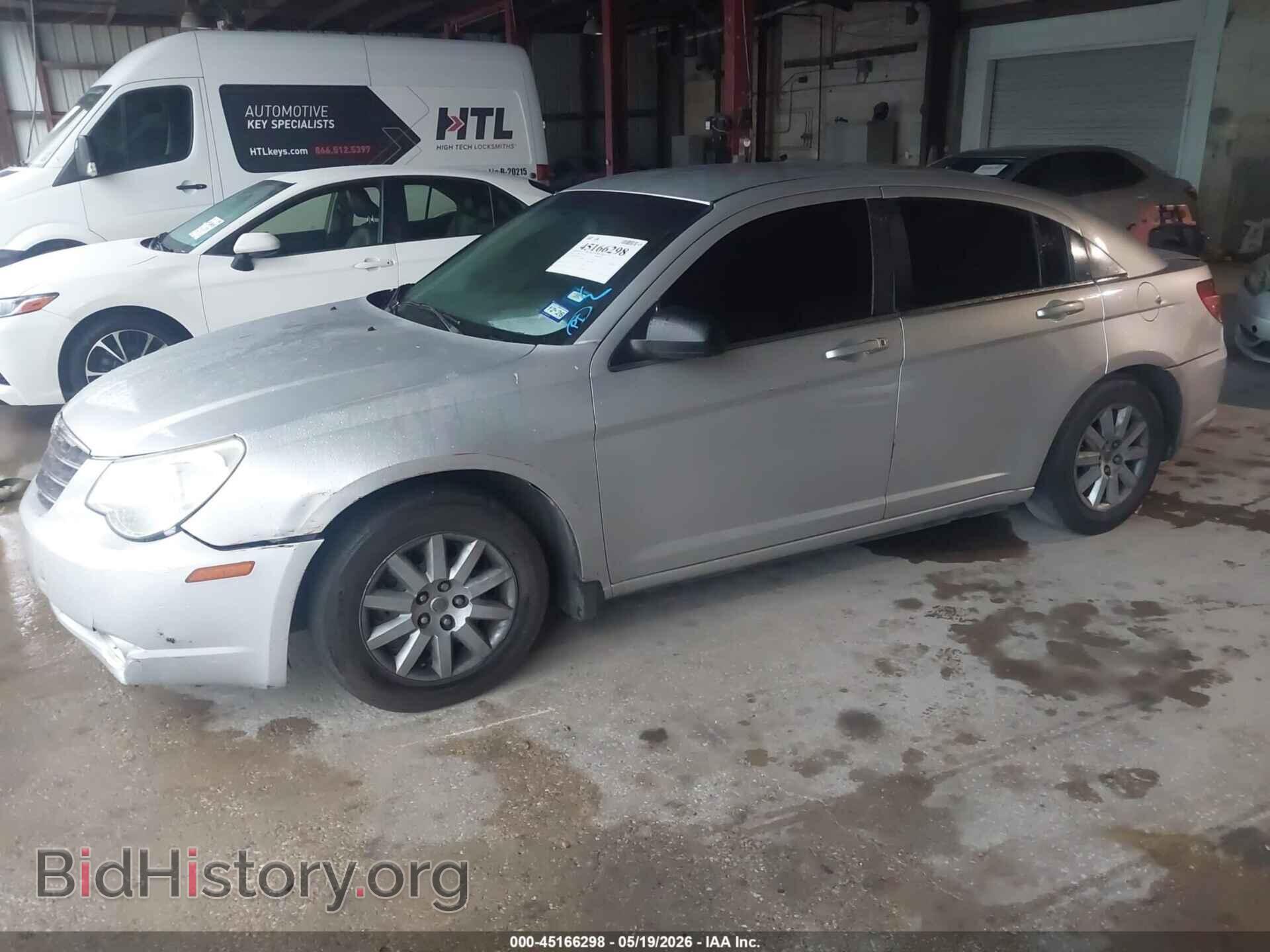 2010 CHRYSLER SEBRING - VIN: 1C3CC4FBXAN152901 - Фото 2