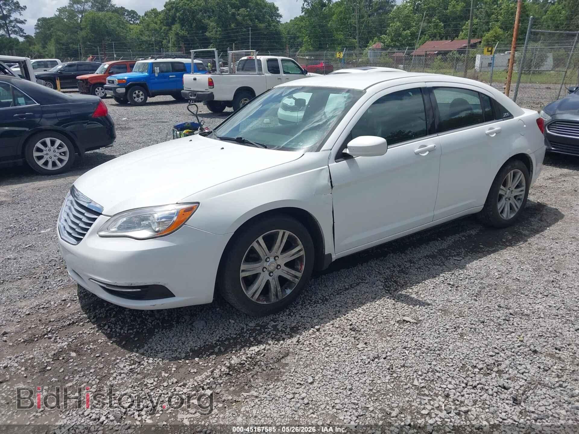 2013 CHRYSLER 200 - VIN: 1C3CCBABXDN761132 - Photo 2