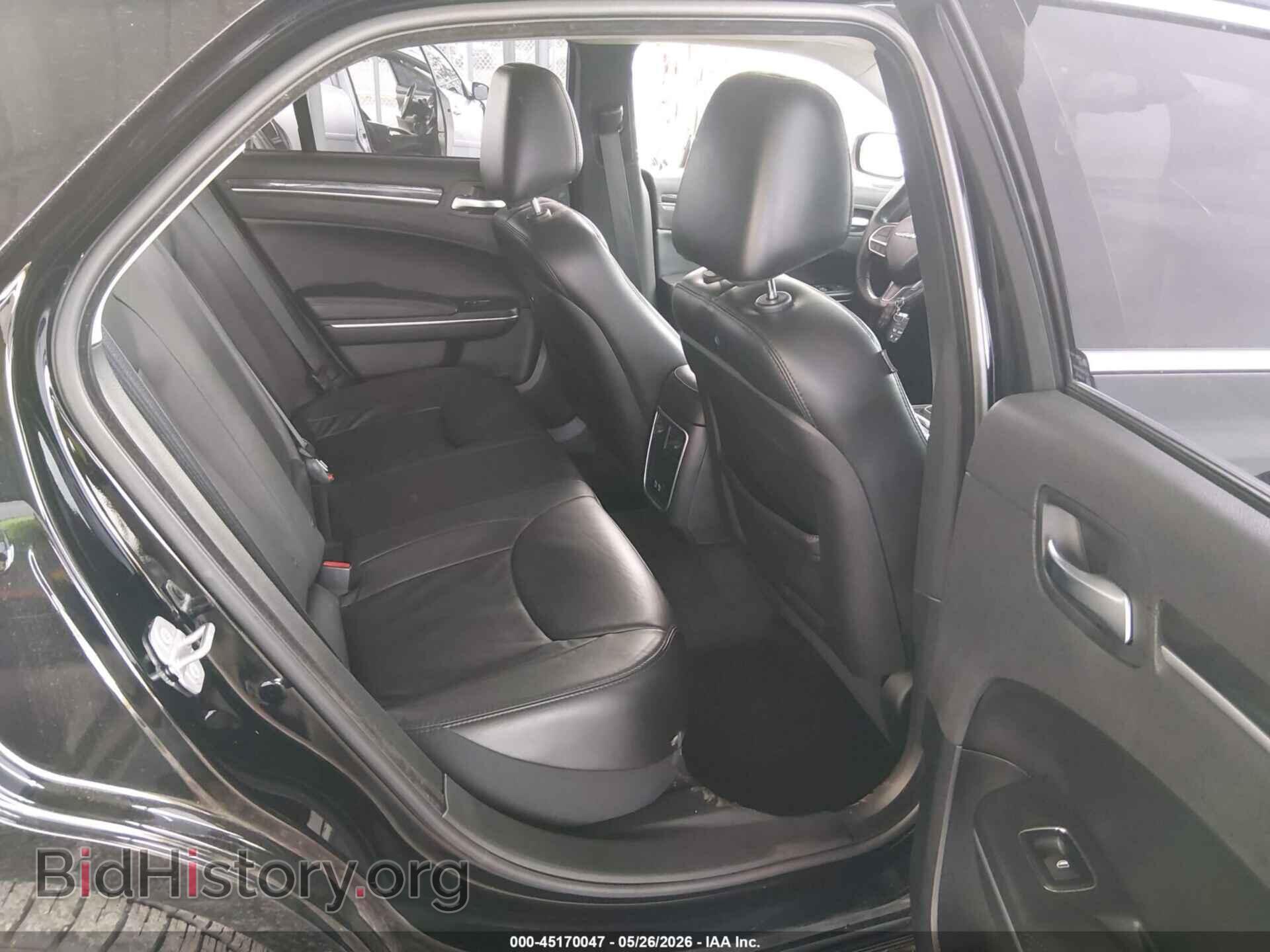 2018 CHRYSLER 300 - VIN: 2C3CCAAG3JH191162 - Фото 8