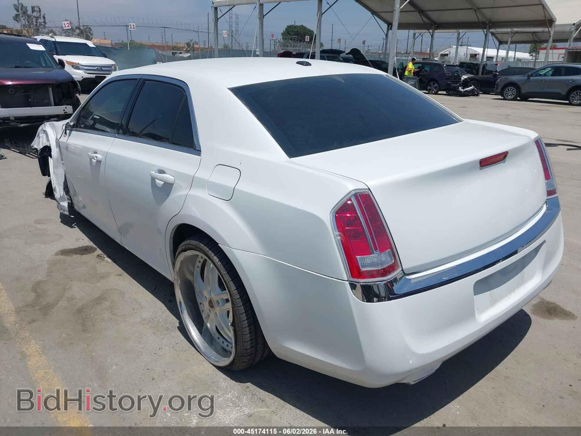 2013 CHRYSLER 300 - VIN: 2C3CCAAG7DH553000 - Фото 3