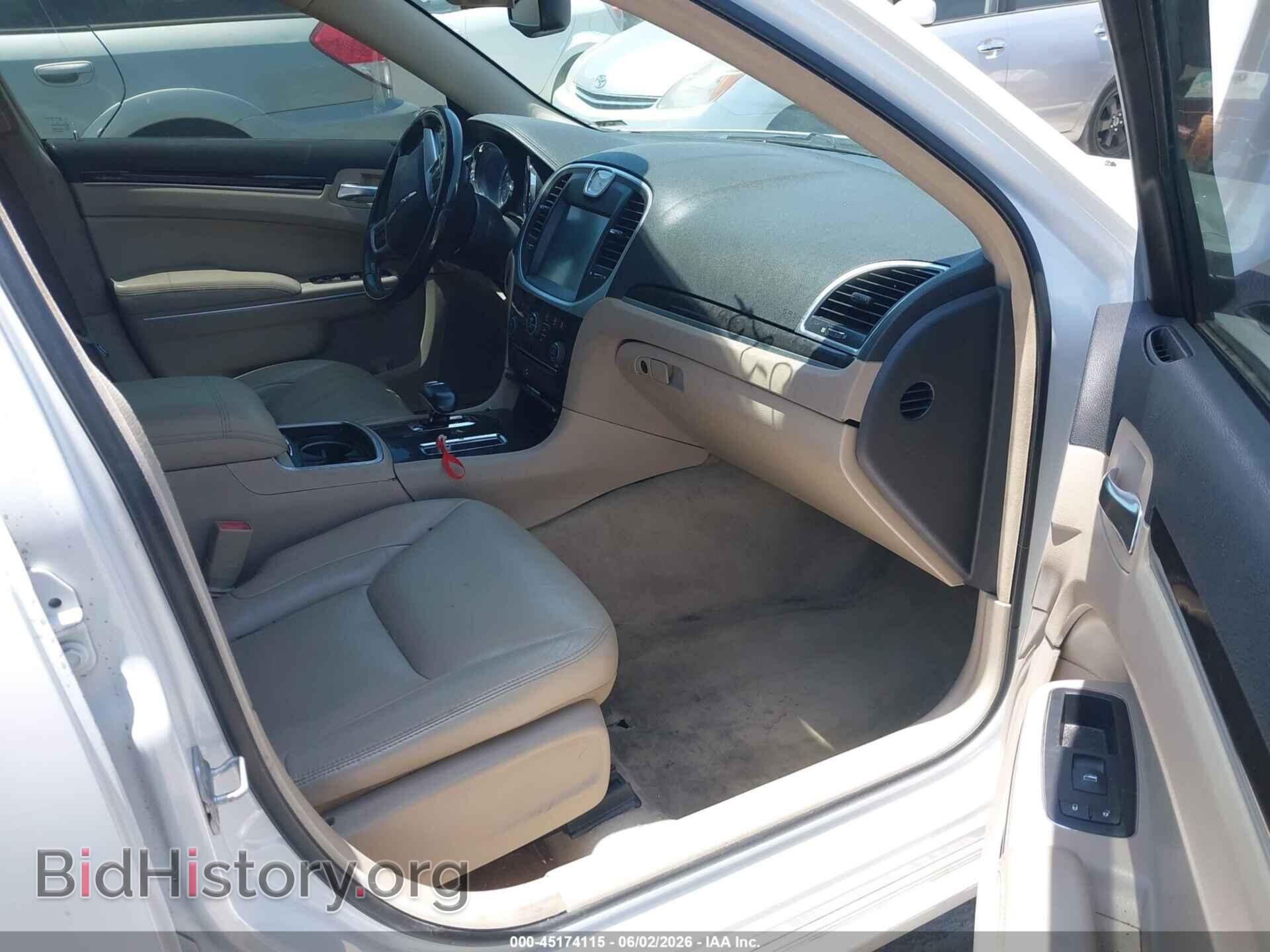 2013 CHRYSLER 300 - VIN: 2C3CCAAG7DH553000 - Фото 5
