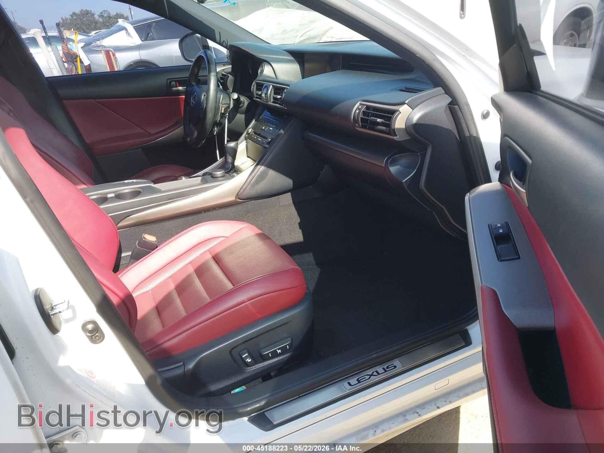 2017 LEXUS IS 200T - VIN: JTHBA1D24H5048413 - Фото 5