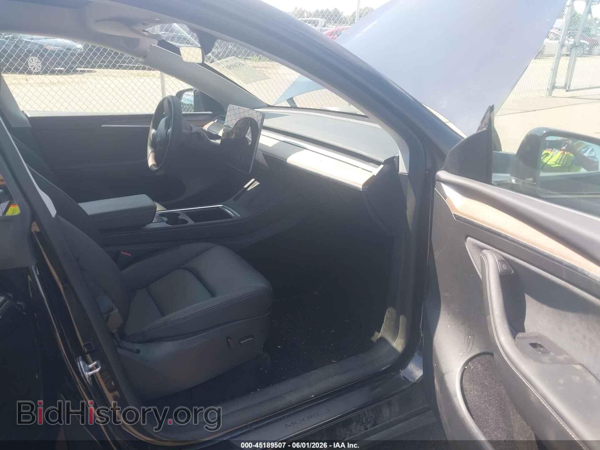 2025 TESLA MODEL Y - VIN: 7SAYGDEE7SF308333 - Фото 5
