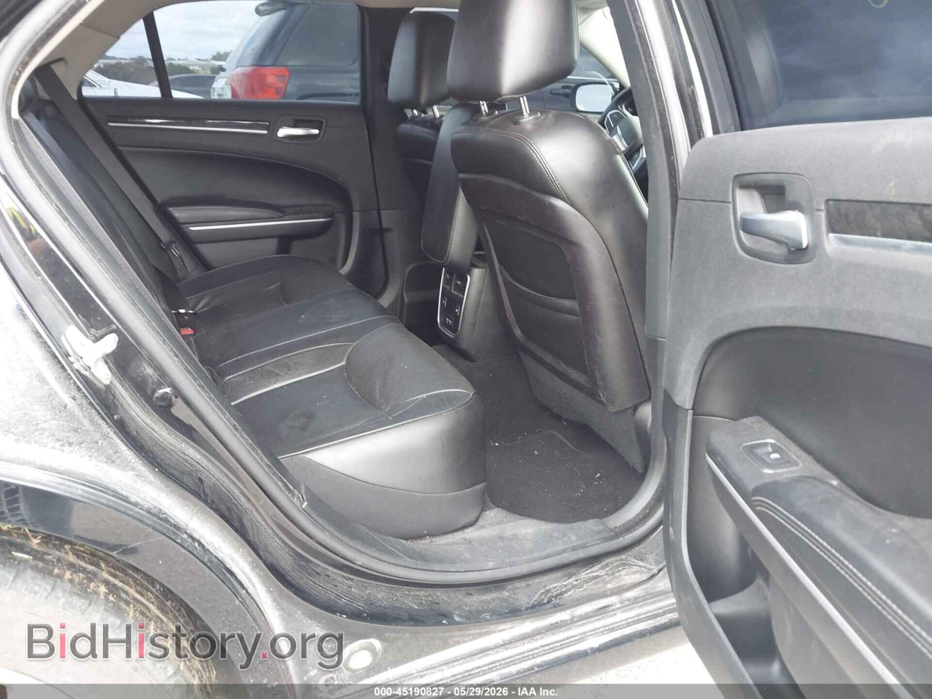 2019 CHRYSLER 300 - VIN: 2C3CCAEG7KH697427 - Photo 8