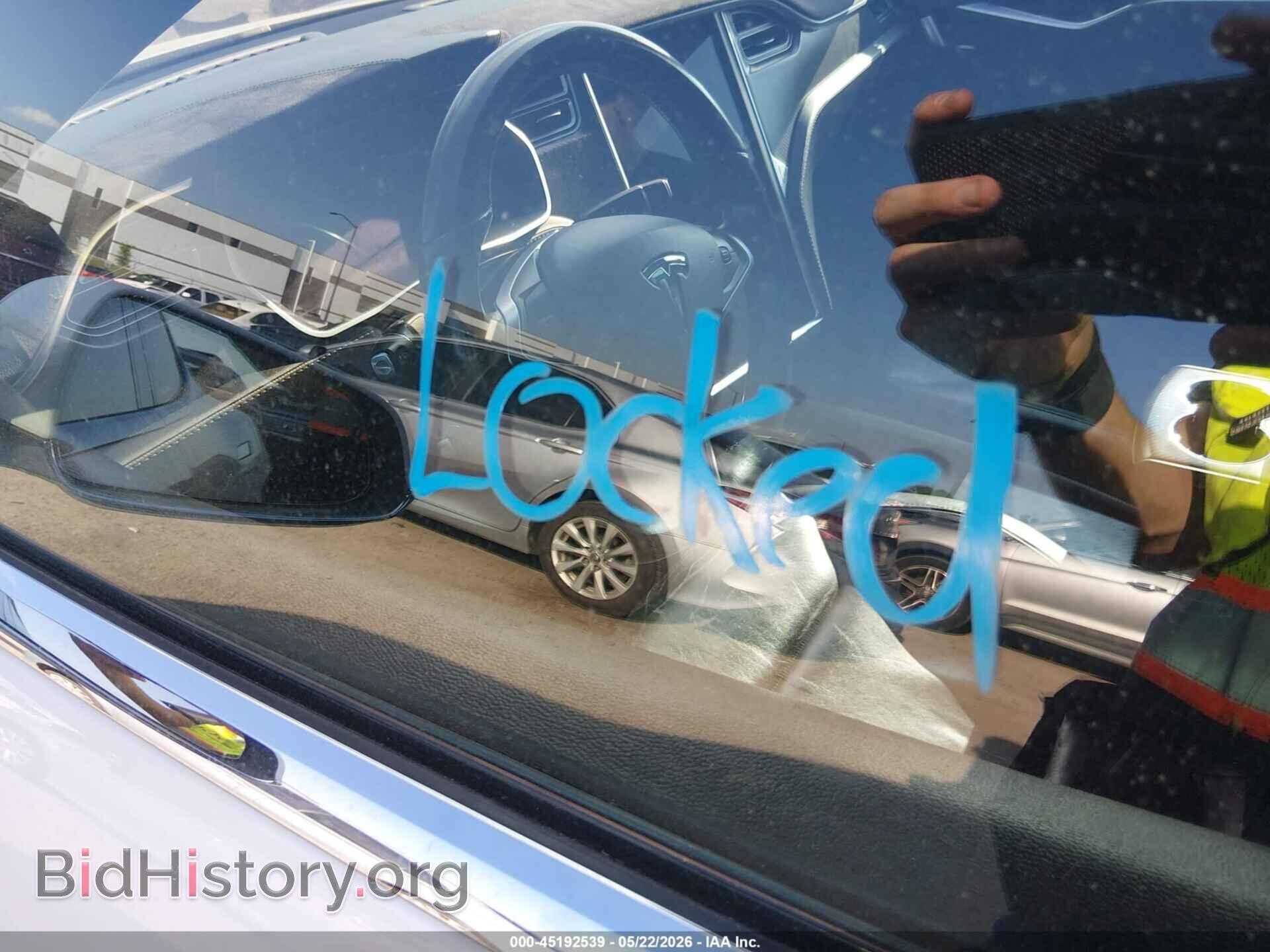 2014 TESLA MODEL S - VIN: 5YJSA1H25EFP67403 - Photo 13