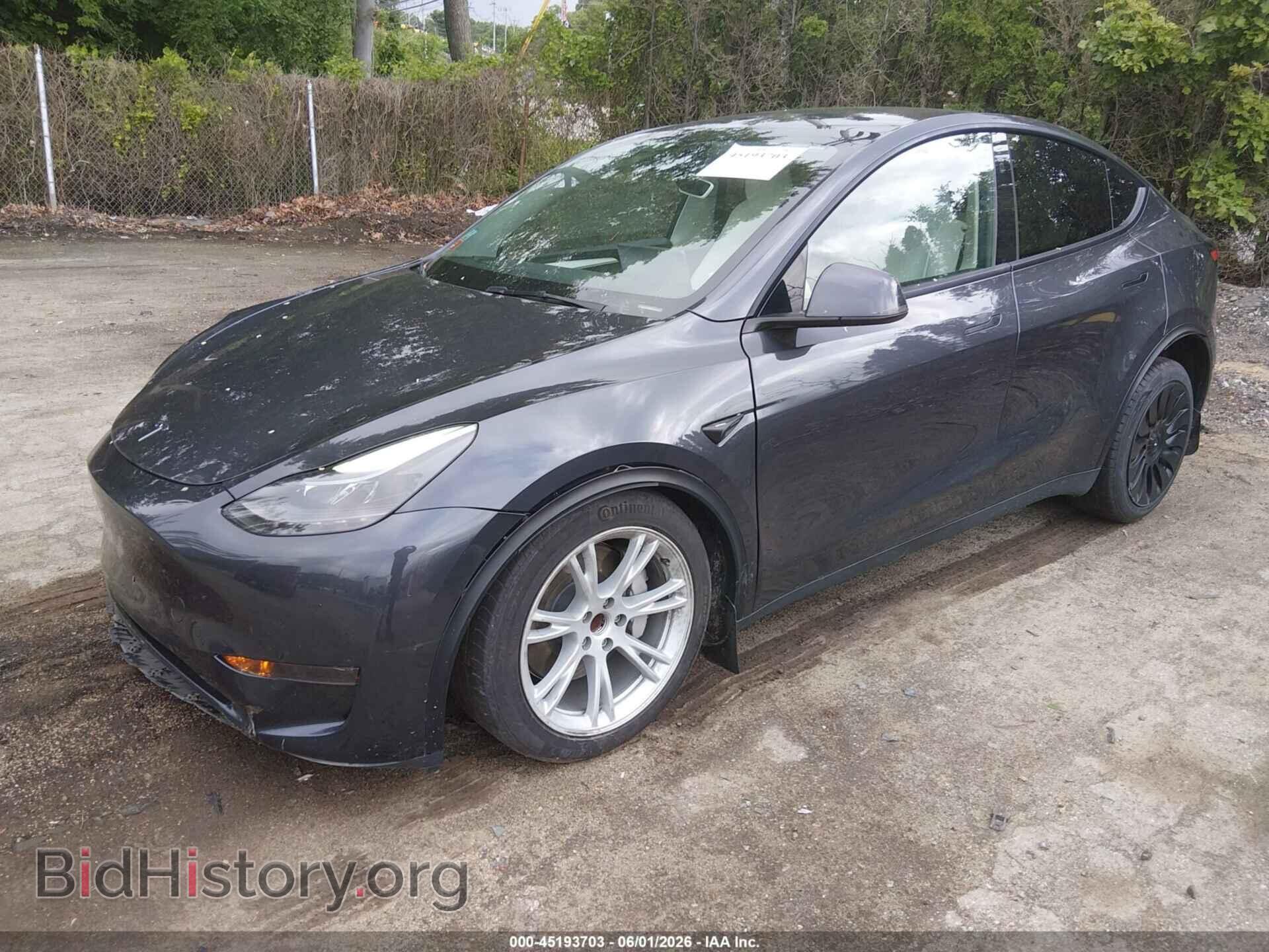 2024 TESLA MODEL Y - VIN: 7SAYGDED0RF093475 - Фото 2