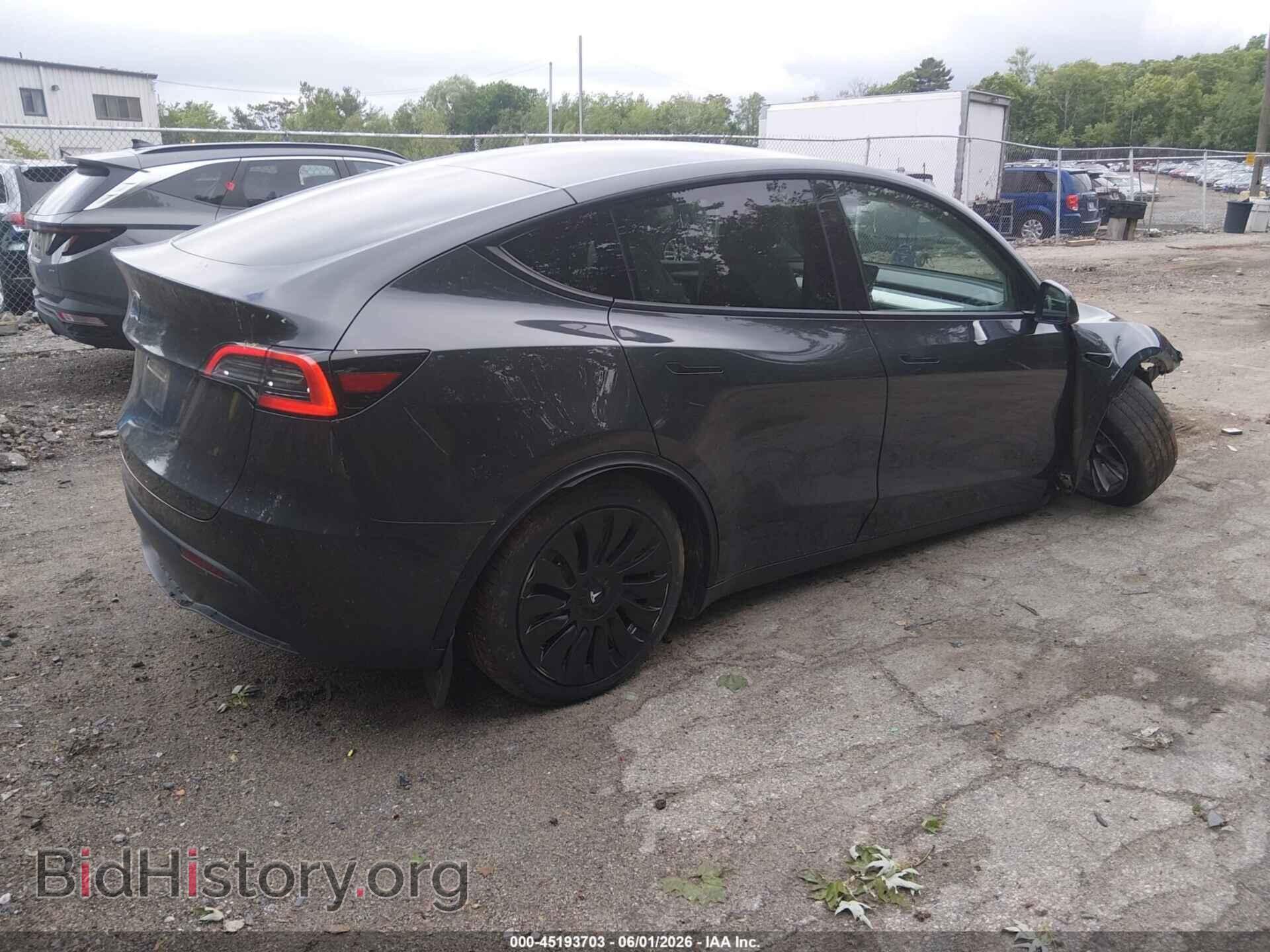 2024 TESLA MODEL Y - VIN: 7SAYGDED0RF093475 - Фото 4