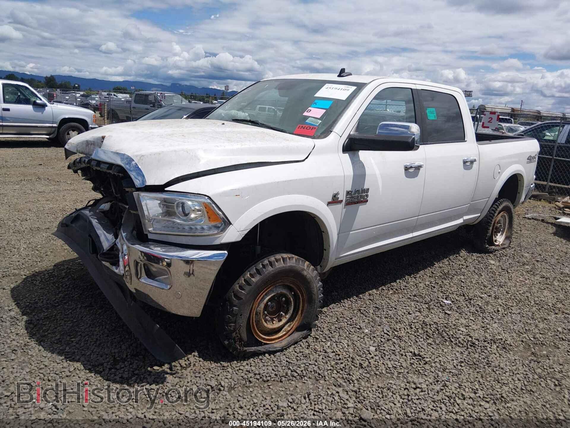 2017 RAM 2500 - VIN: 3C6UR5FL3HG531987 - Photo 2