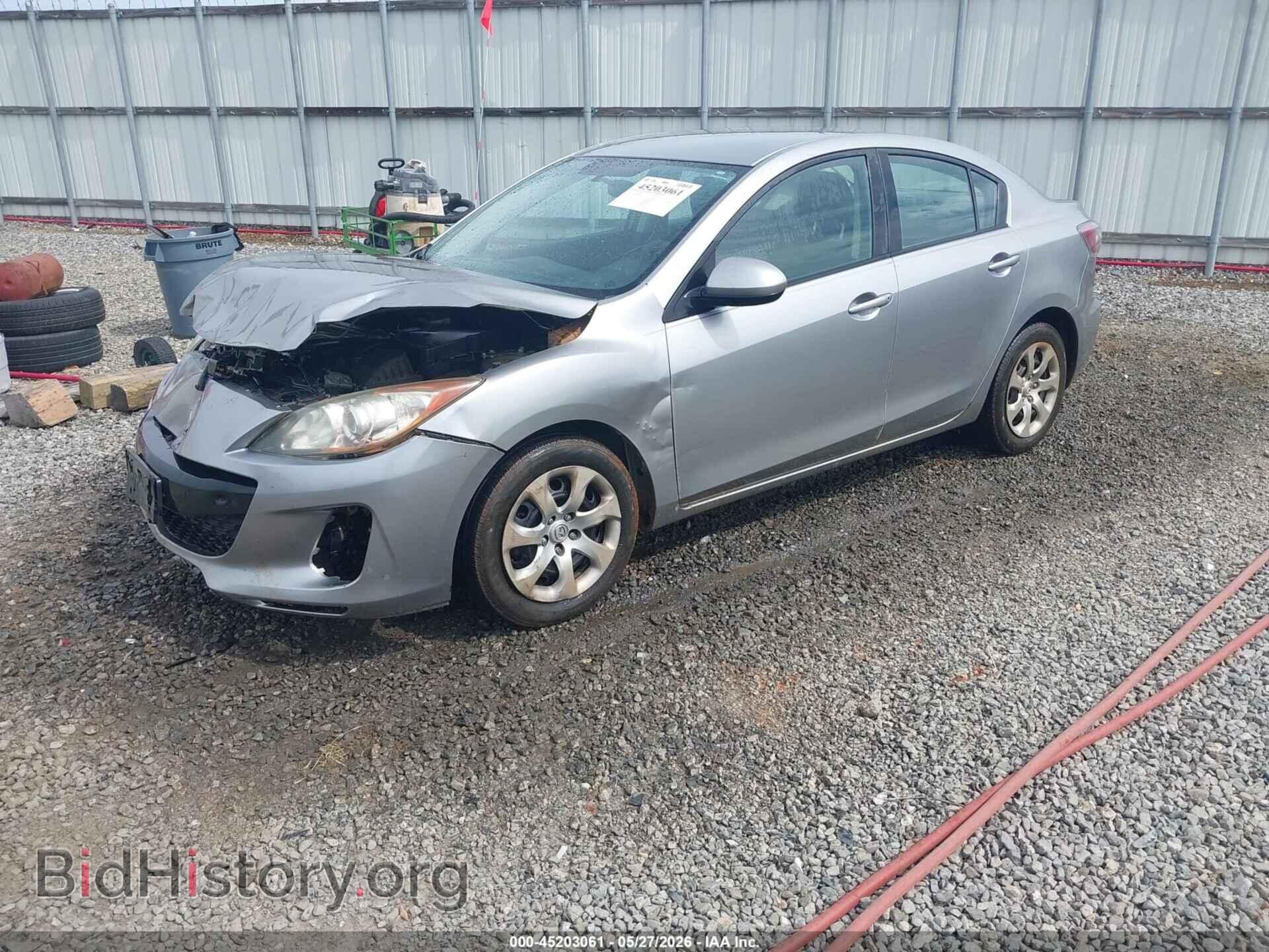 2013 MAZDA MAZDA3 - VIN: JM1BL1TF8D1825869 - Фото 2