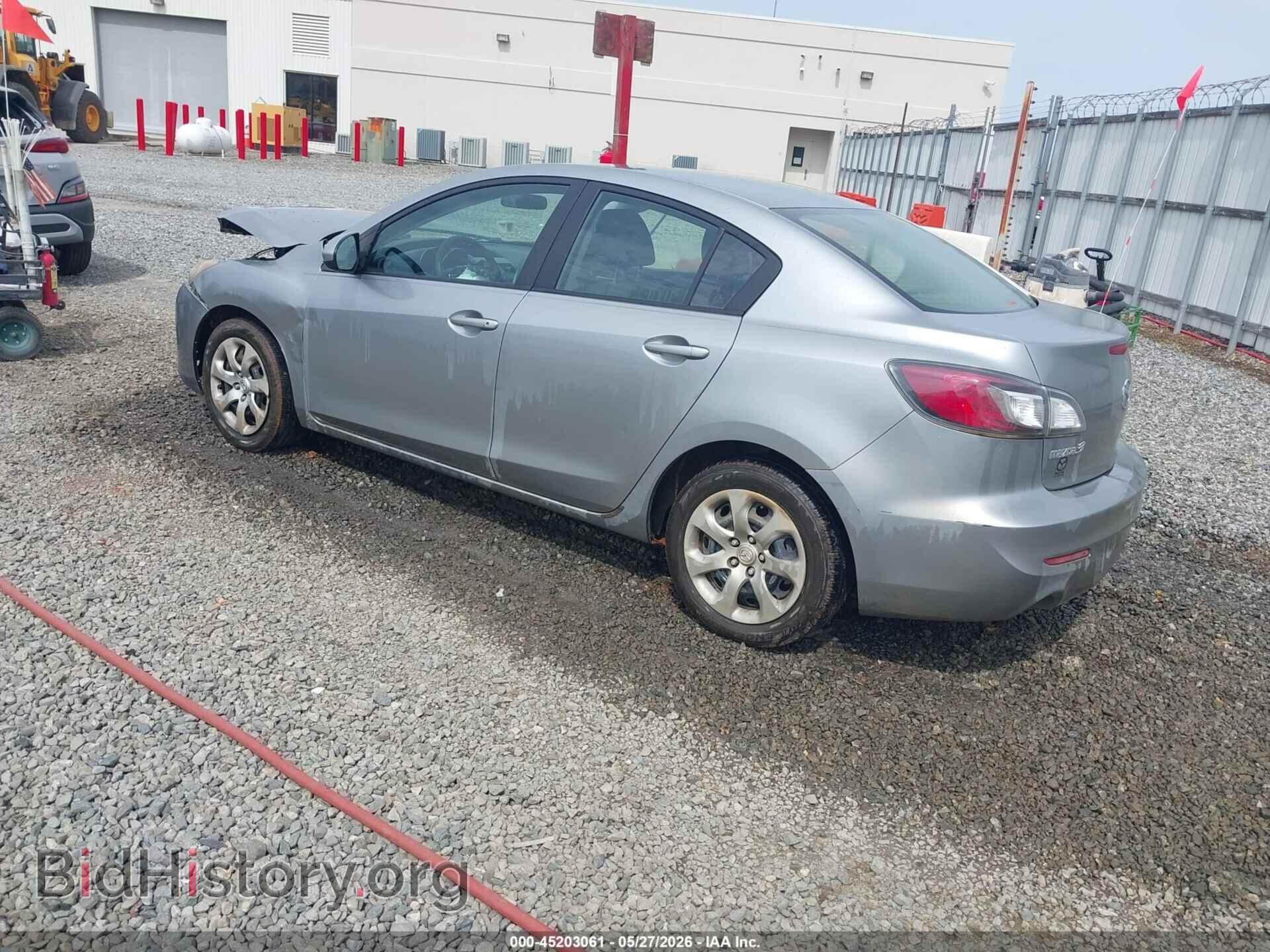 2013 MAZDA MAZDA3 - VIN: JM1BL1TF8D1825869 - Фото 3