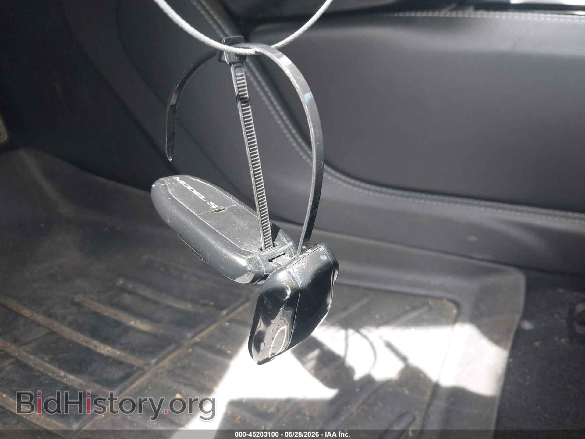 2014 TESLA MODEL S - VIN: 5YJSA1S14EFP51175 - Фото 11