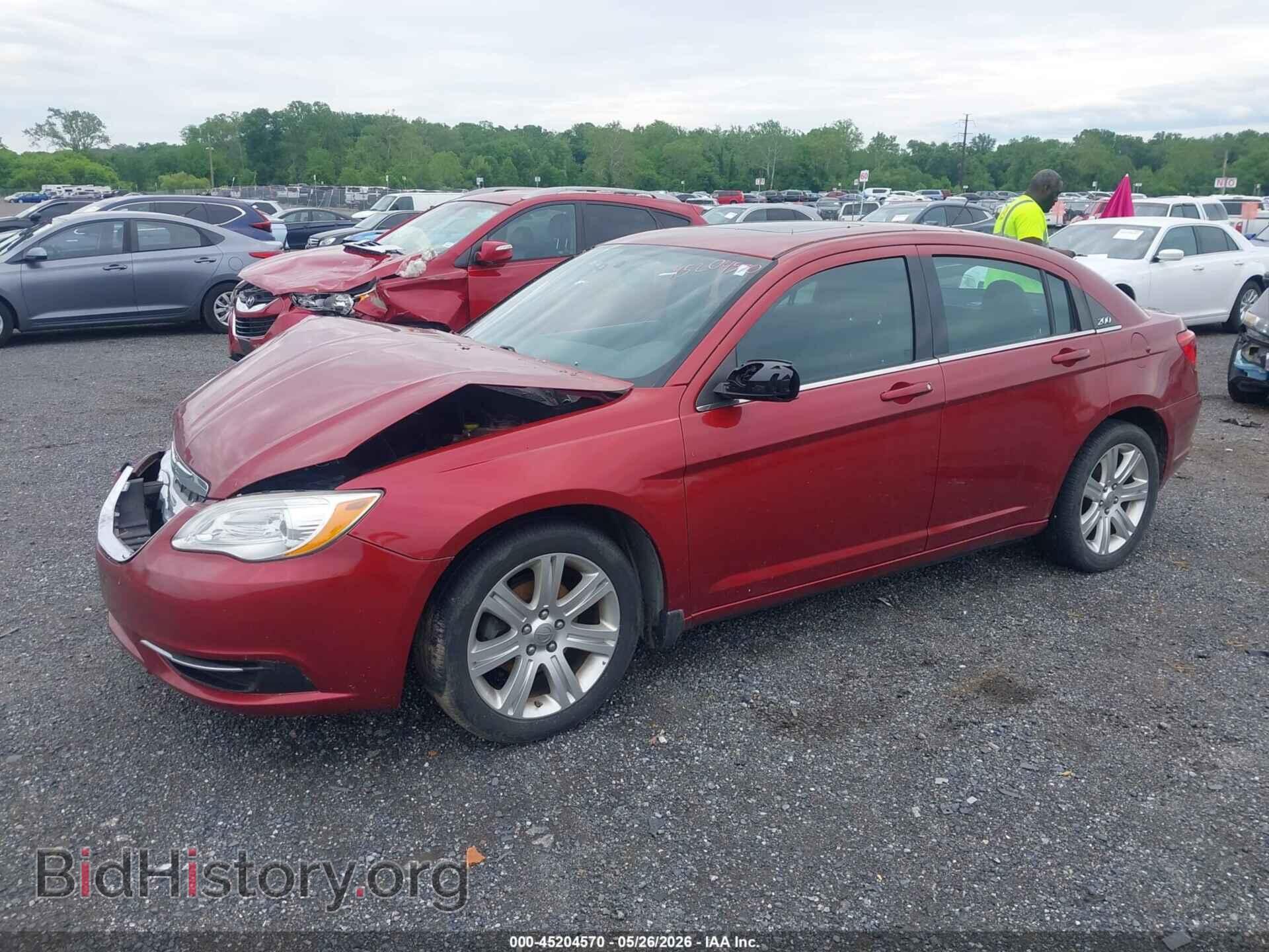2012 CHRYSLER 200 - VIN: 1C3CCBBBXCN267348 - Фото 2