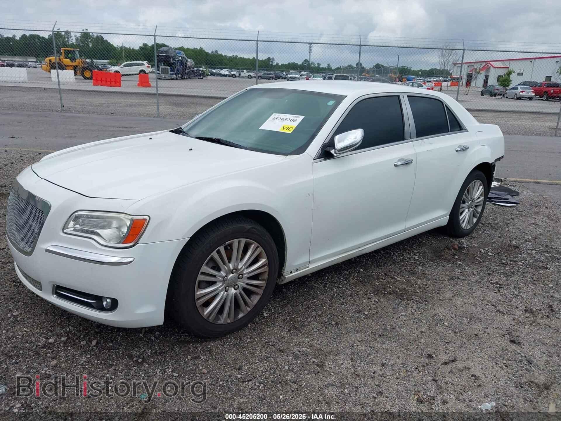 2014 Chrysler 300C (VIN 2C3CCAKT0EH109311) — фото 2 из 17
